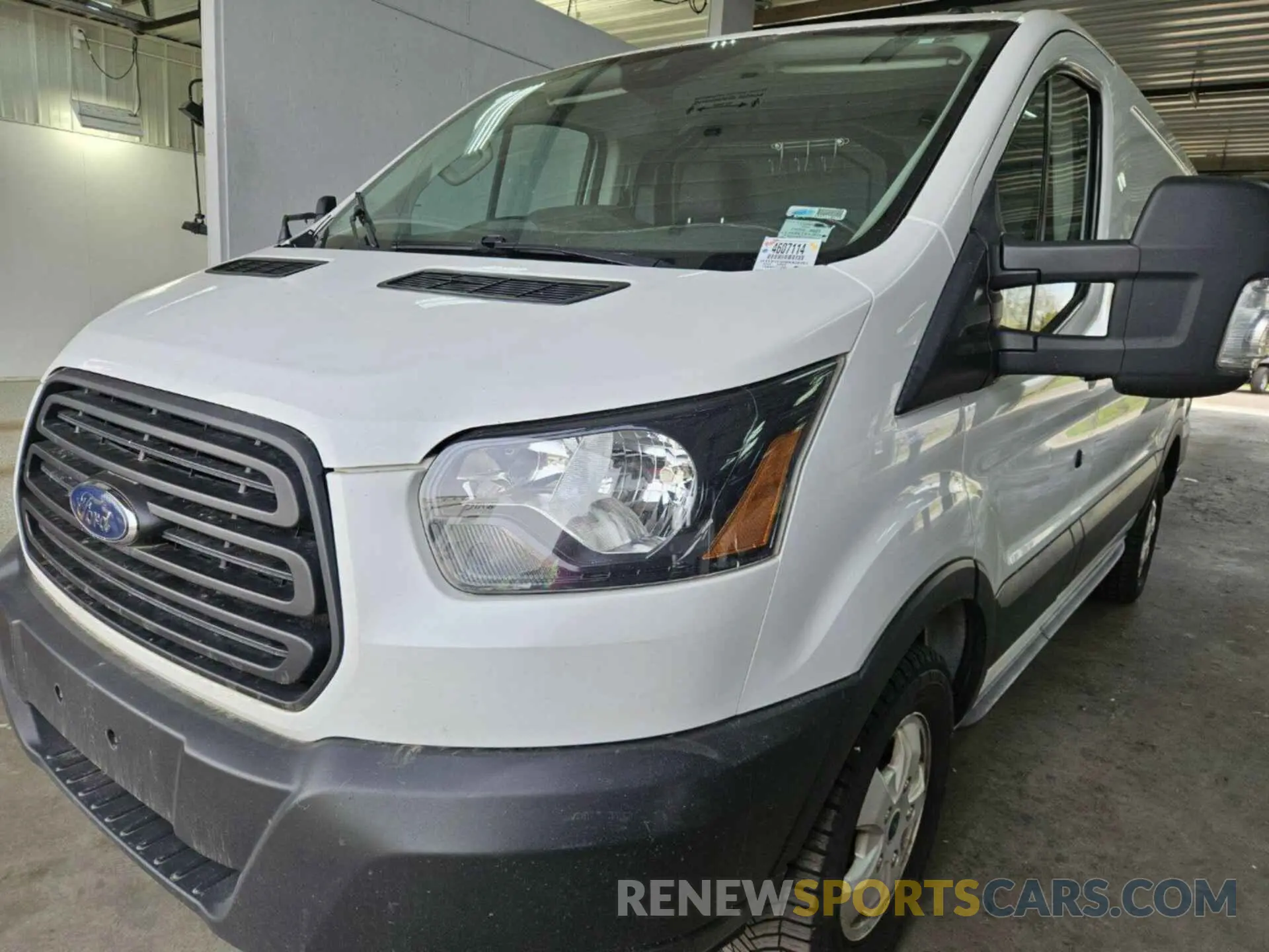 17 Photograph of a damaged car 1FTYR1YG0KKA38061 FORD TRANSIT 2019