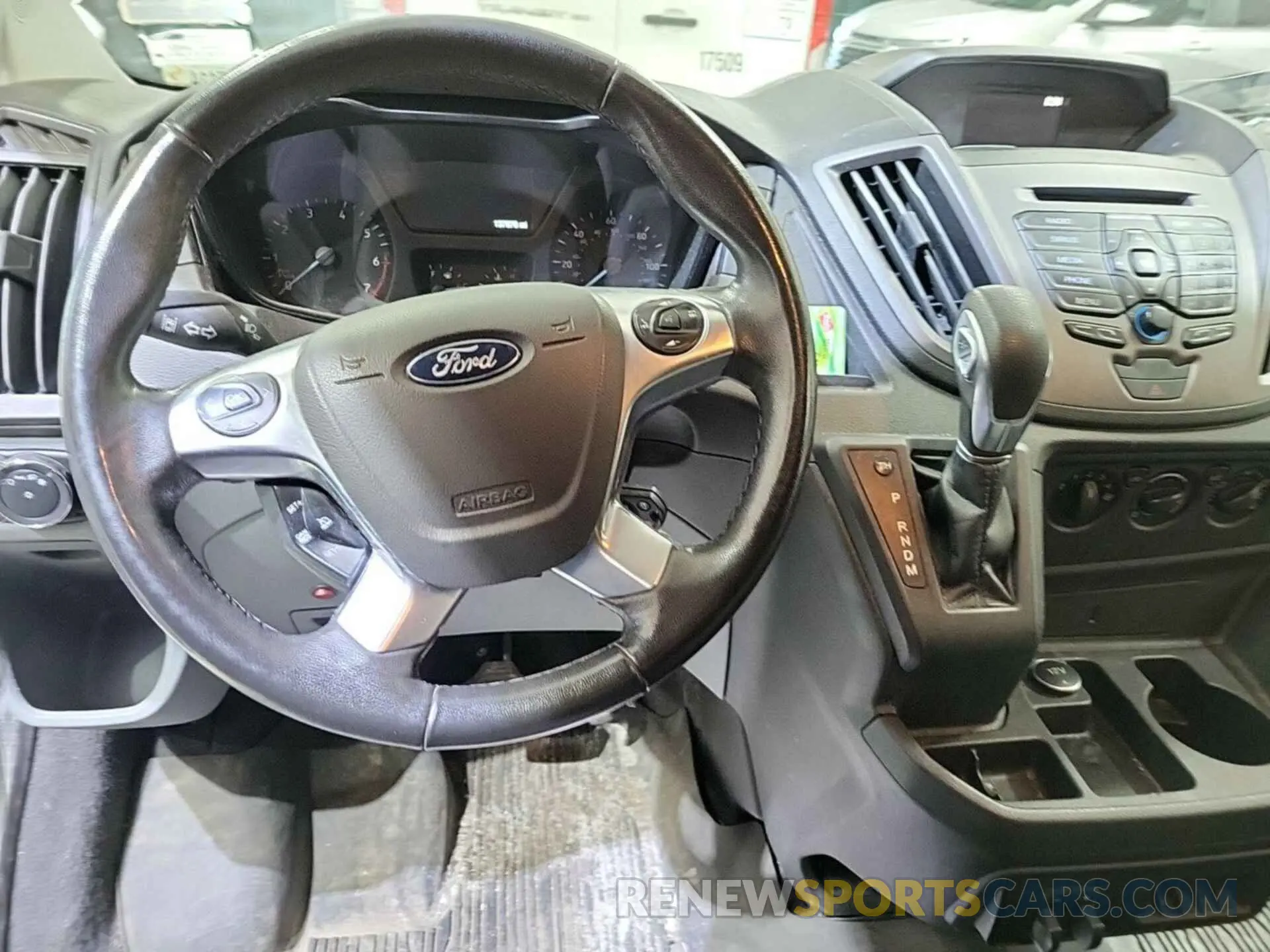 19 Photograph of a damaged car 1FTYR1YG0KKA38061 FORD TRANSIT 2019