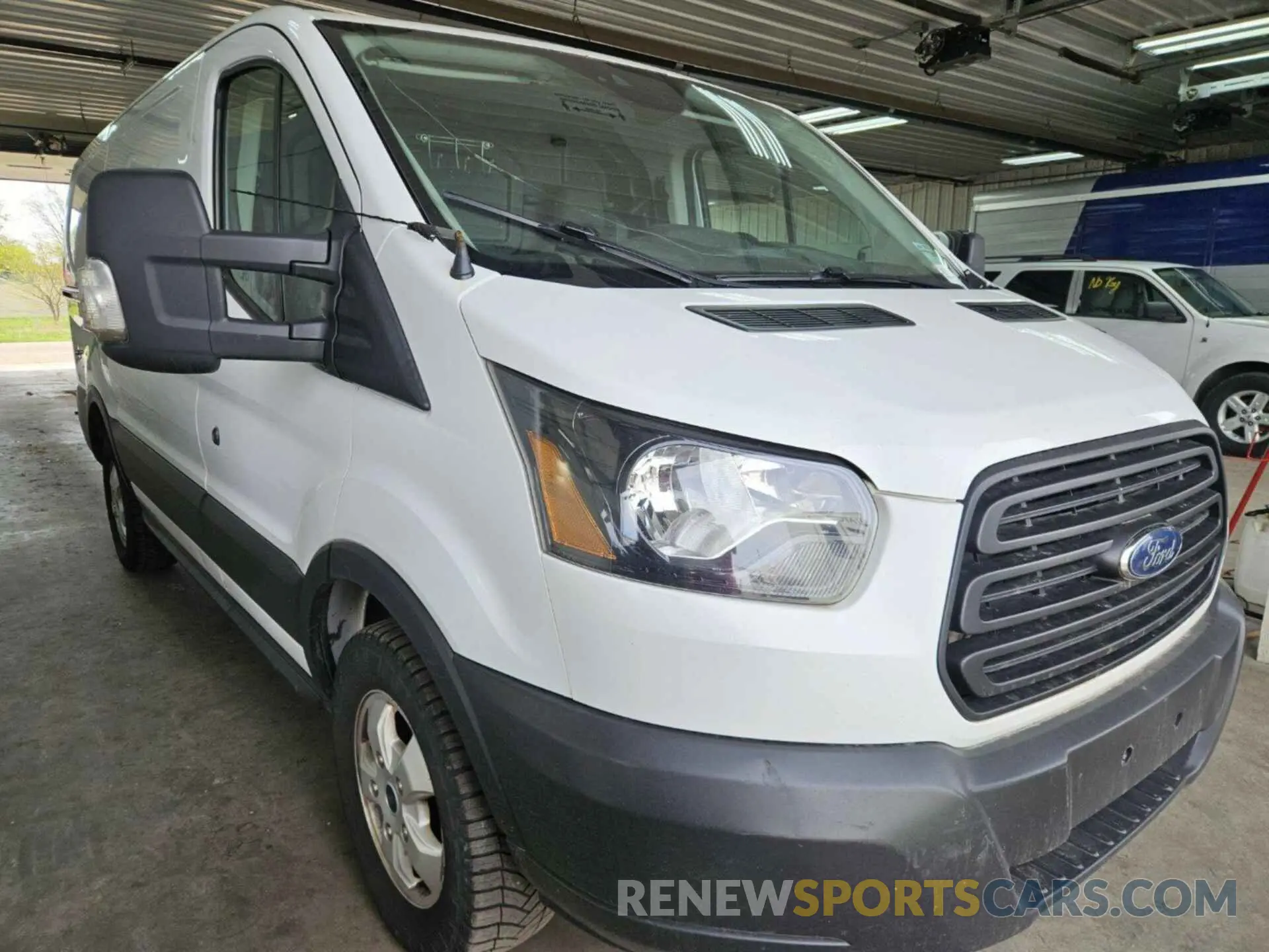 25 Photograph of a damaged car 1FTYR1YG0KKA38061 FORD TRANSIT 2019