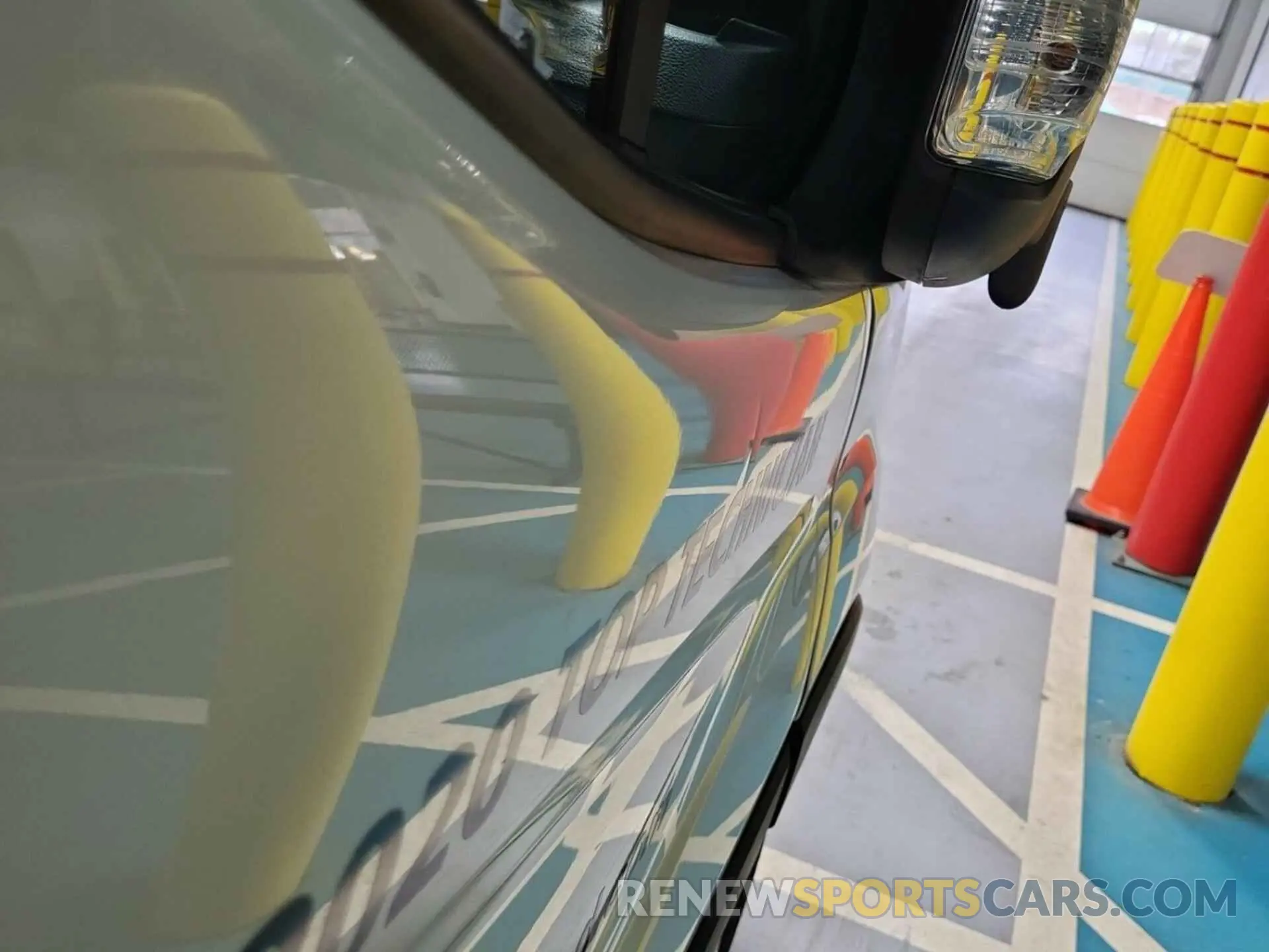 17 Photograph of a damaged car 1FTYR1YG1KKA95143 FORD TRANSIT 2019