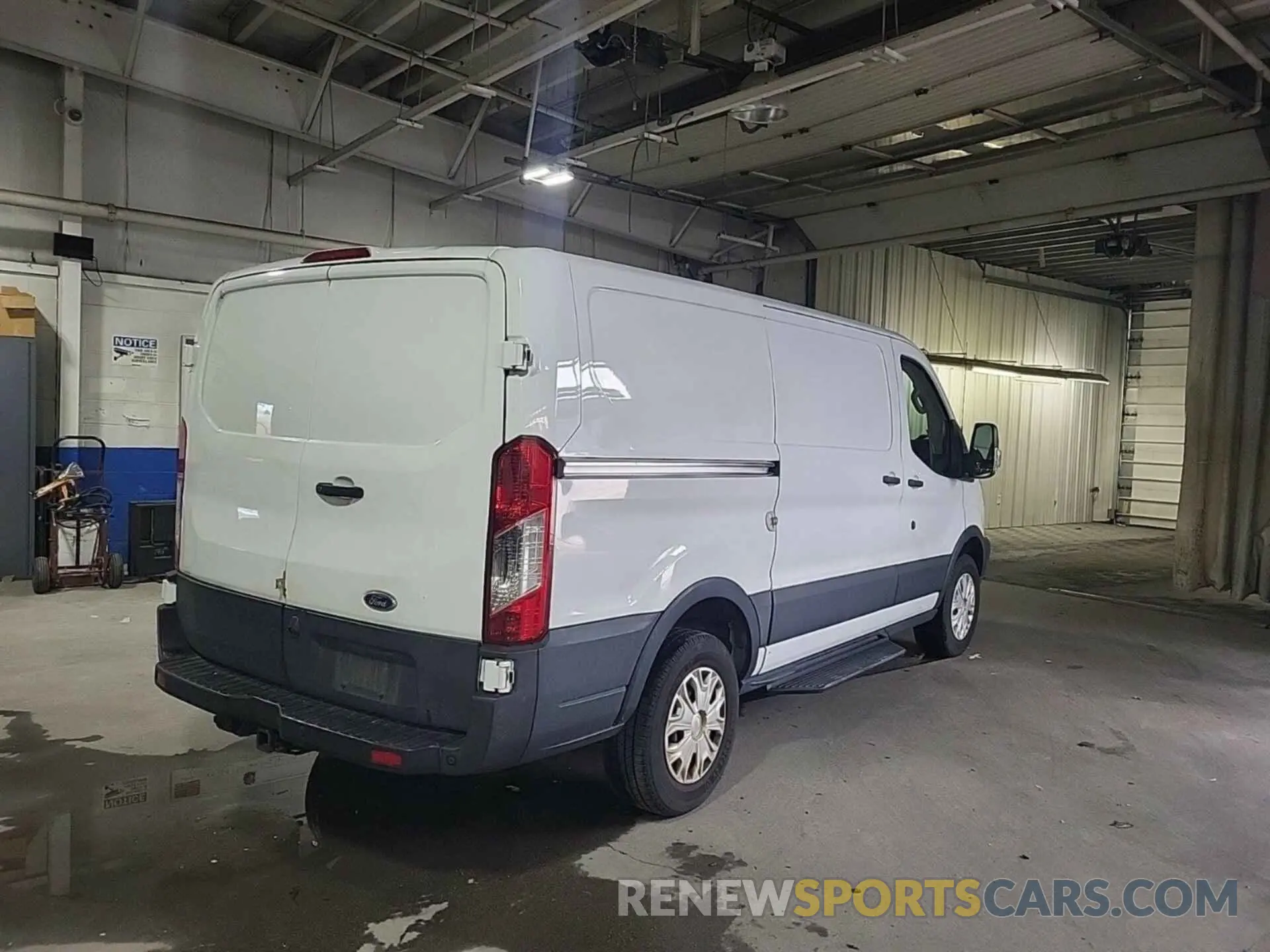 21 Photograph of a damaged car 1FTYR1YG1KKA95143 FORD TRANSIT 2019