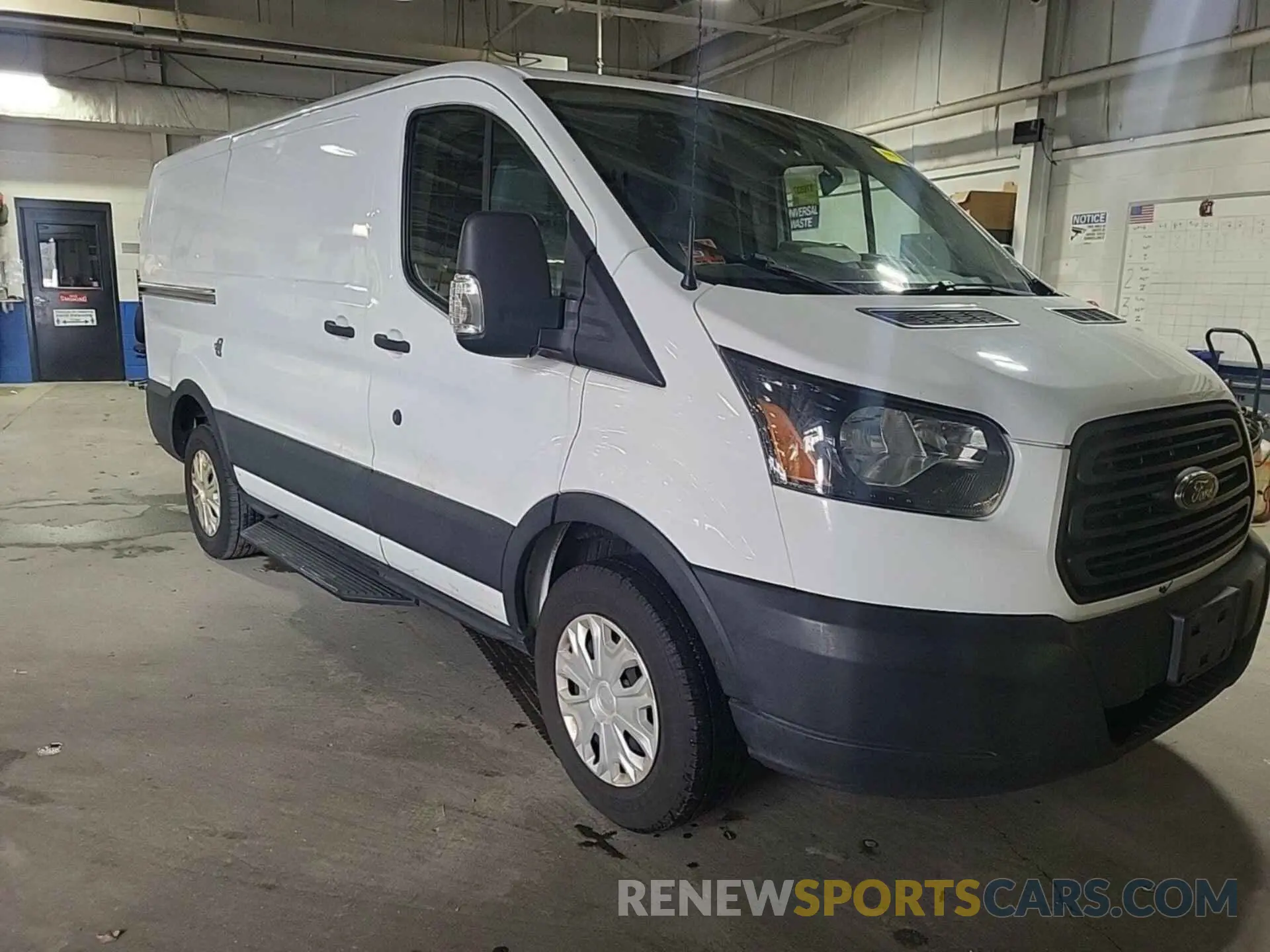 23 Photograph of a damaged car 1FTYR1YG1KKA95143 FORD TRANSIT 2019