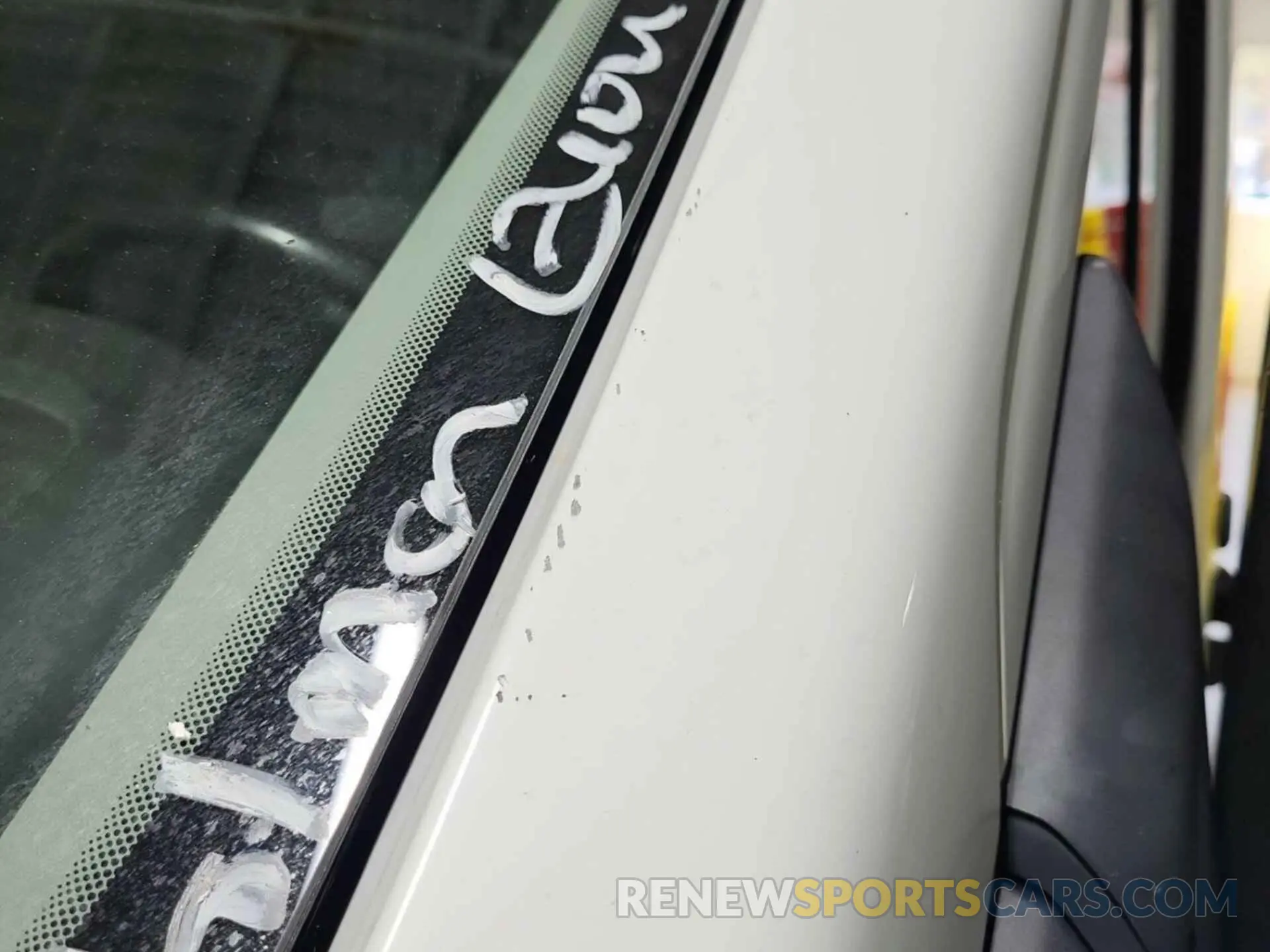 33 Photograph of a damaged car 1FTYR1YG1KKA95143 FORD TRANSIT 2019