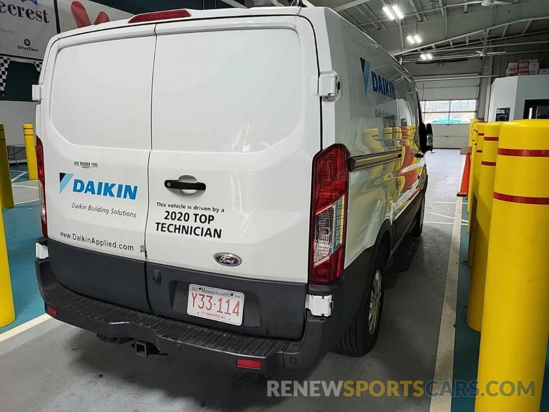 37 Photograph of a damaged car 1FTYR1YG1KKA95143 FORD TRANSIT 2019
