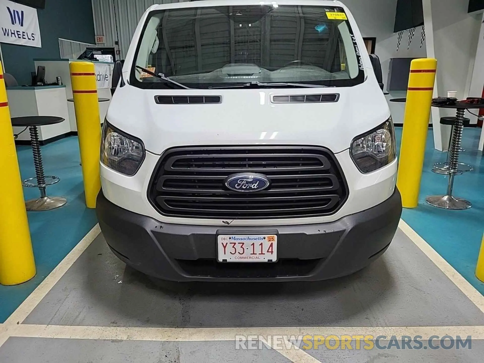 7 Photograph of a damaged car 1FTYR1YG1KKA95143 FORD TRANSIT 2019