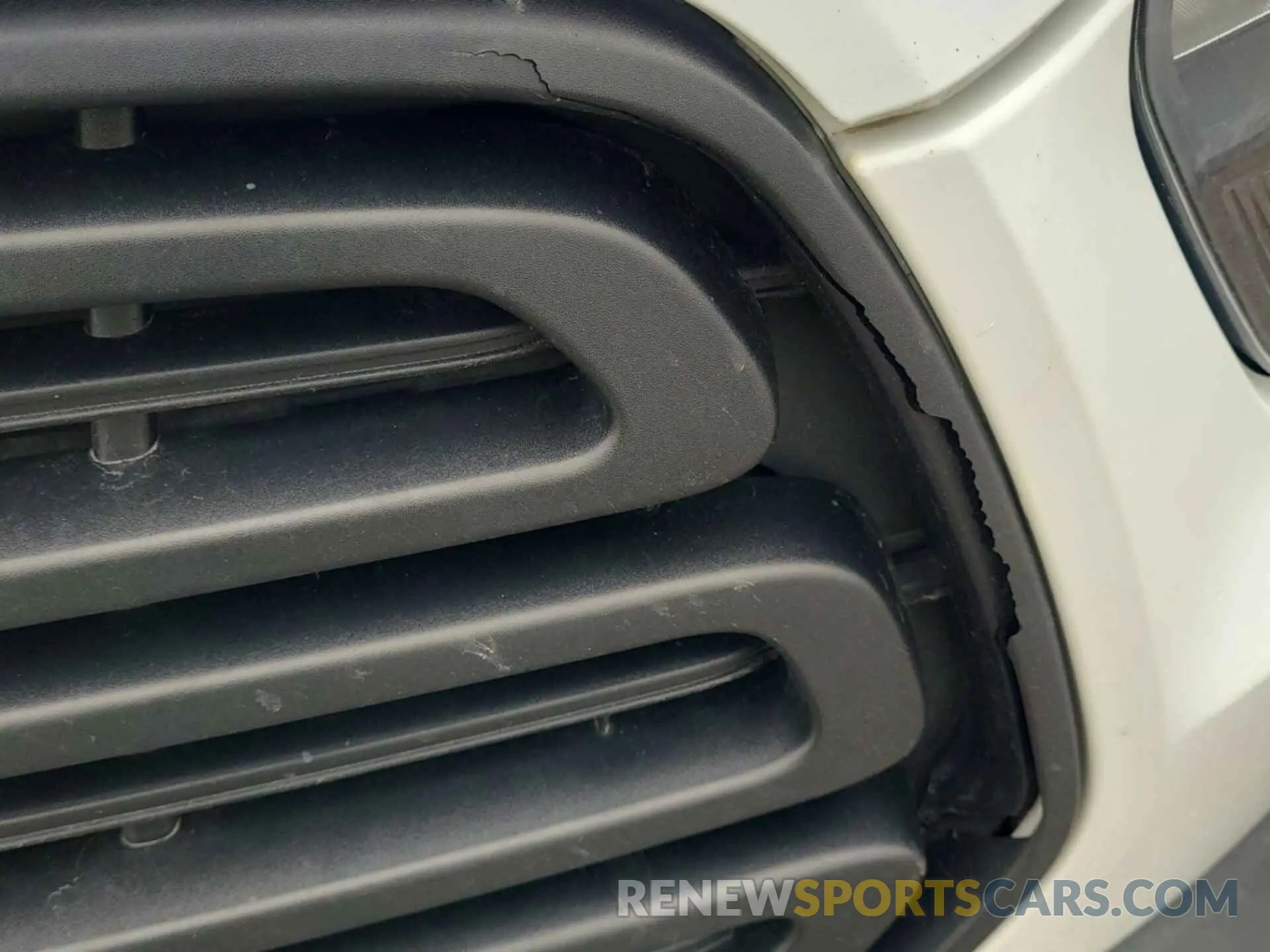 14 Photograph of a damaged car 1FTYR1YG1KKB48262 FORD TRANSIT 2019