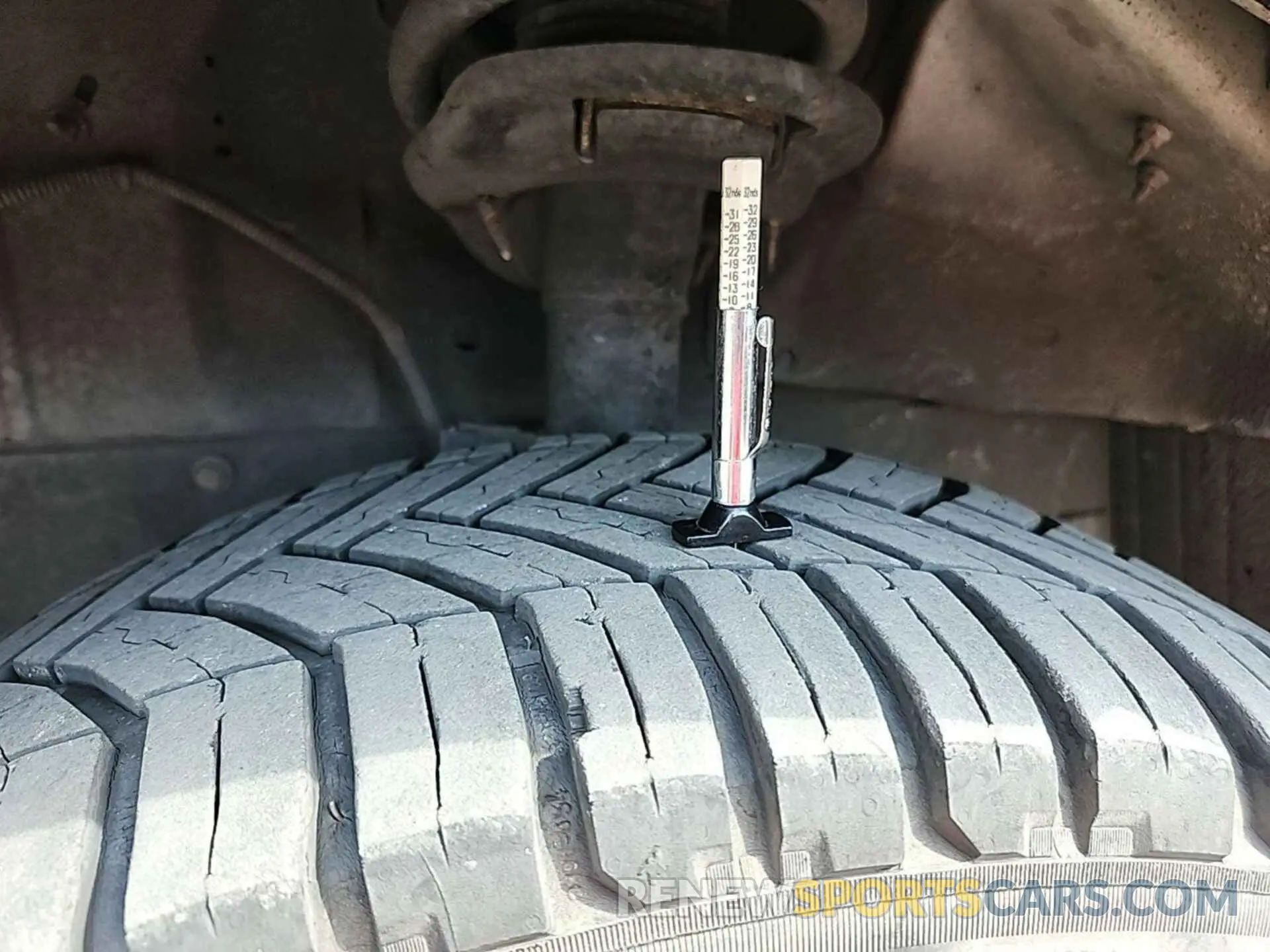 24 Photograph of a damaged car 1FTYR1YG2KKB08577 FORD TRANSIT 2019