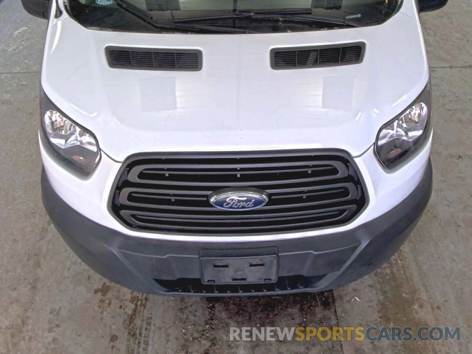 10 Photograph of a damaged car 1FTYR1YG3KKB15800 FORD TRANSIT 2019
