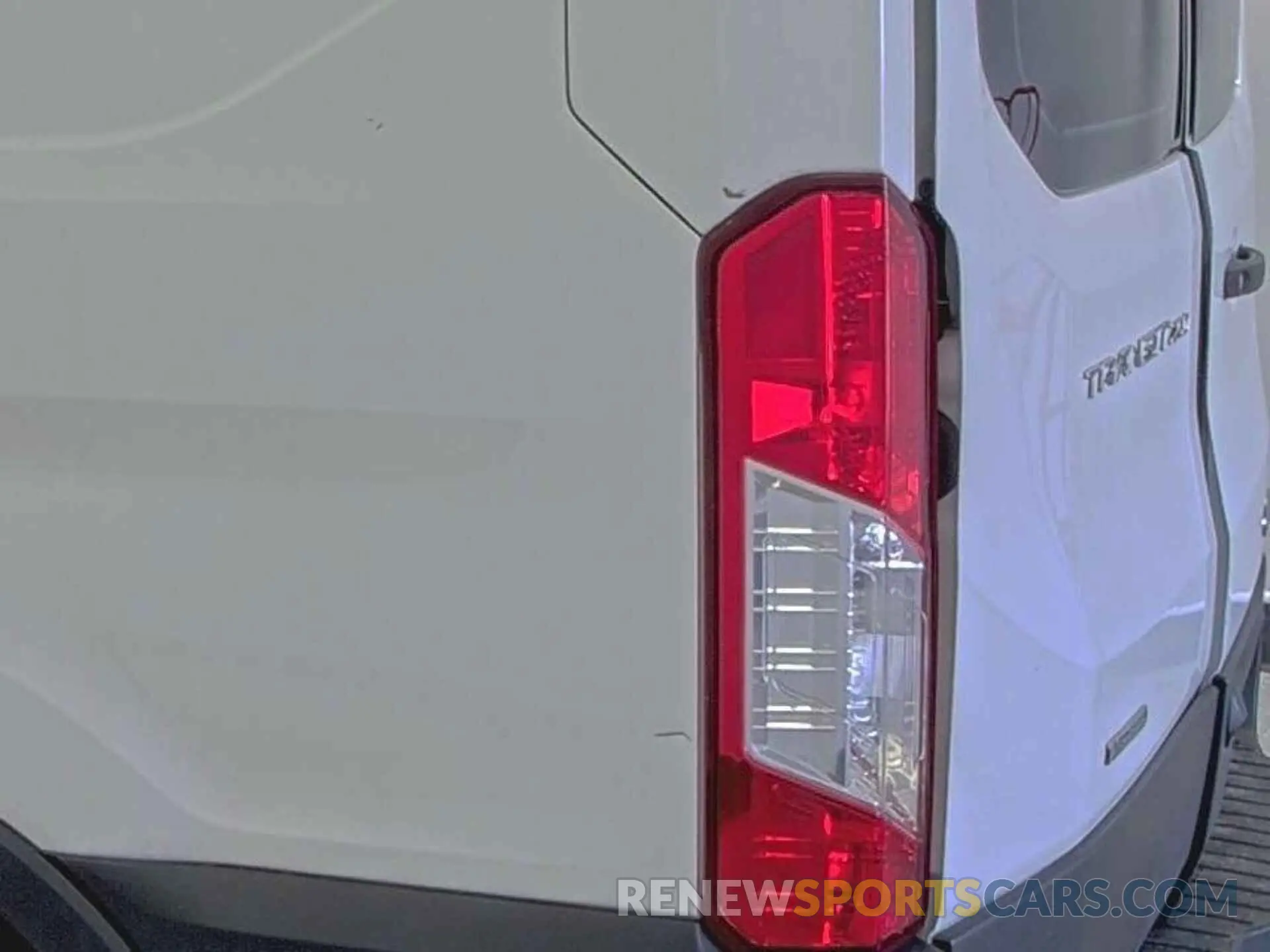 31 Photograph of a damaged car 1FTYR1YG3KKB15800 FORD TRANSIT 2019
