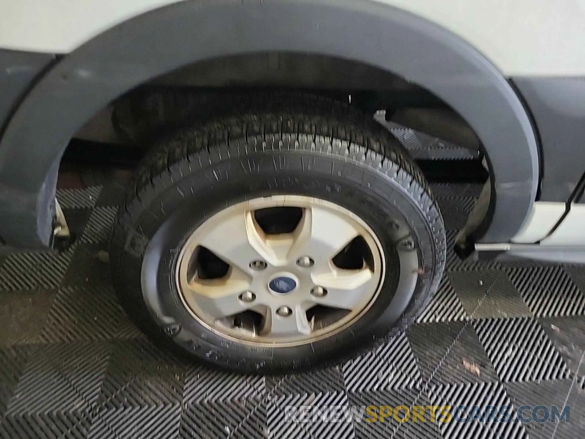 5 Photograph of a damaged car 1FTYR1YG3KKB48117 FORD TRANSIT 2019