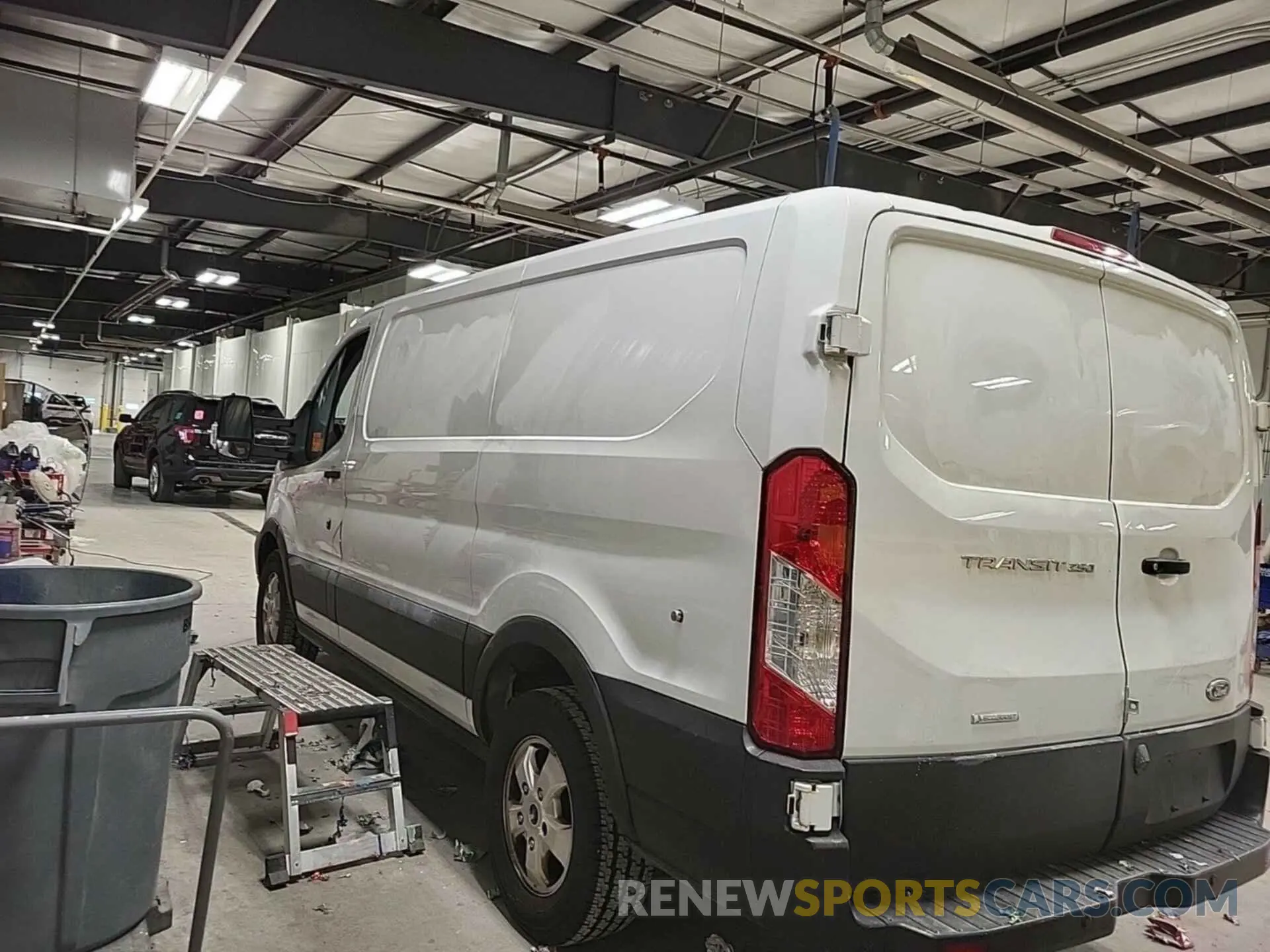 33 Photograph of a damaged car 1FTYR1YG4KKB43489 FORD TRANSIT 2019