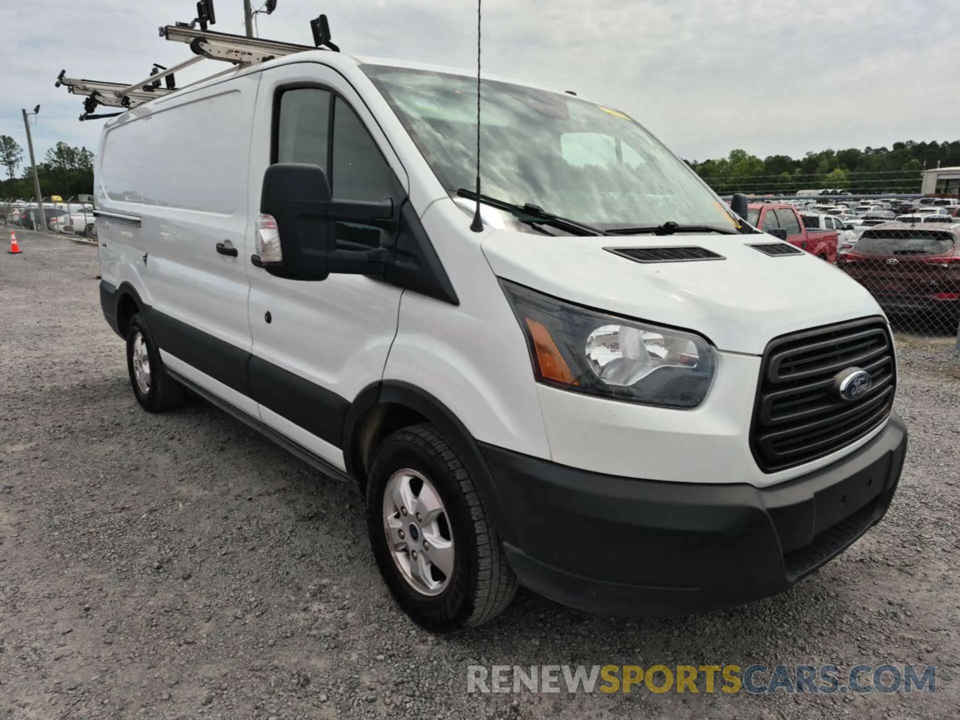1 Photograph of a damaged car 1FTYR1YG4KKB48160 FORD TRANSIT 2019