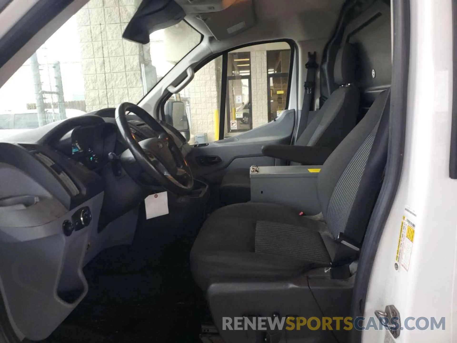 28 Photograph of a damaged car 1FTYR1YG4KKB48160 FORD TRANSIT 2019