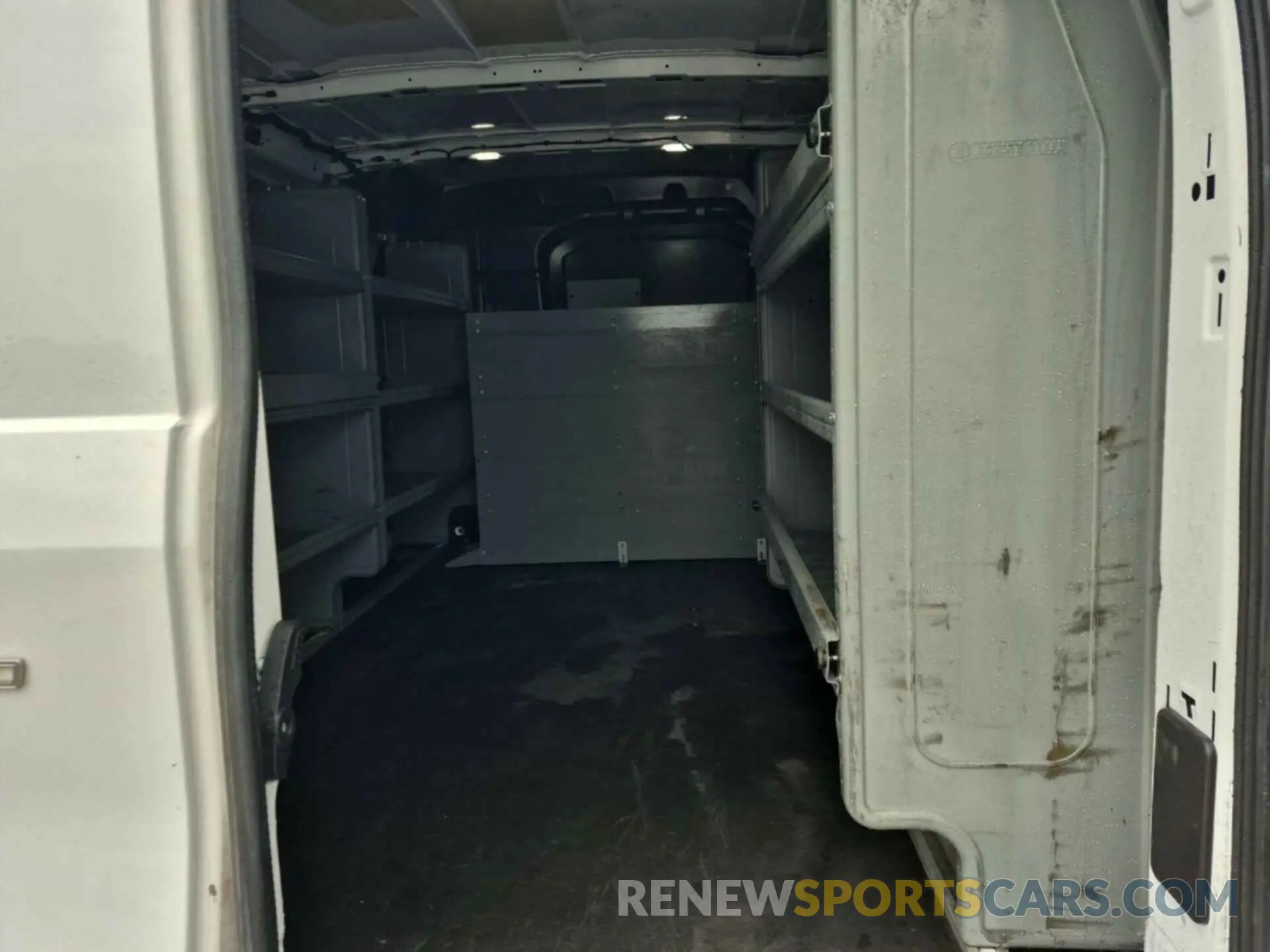 9 Photograph of a damaged car 1FTYR1YG4KKB48160 FORD TRANSIT 2019