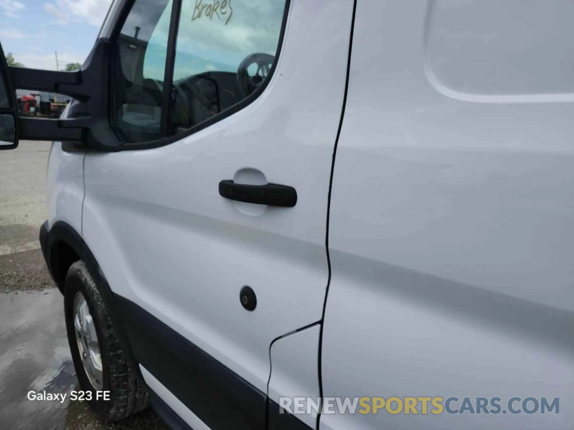 17 Photograph of a damaged car 1FTYR1YG5KKA38069 FORD TRANSIT 2019
