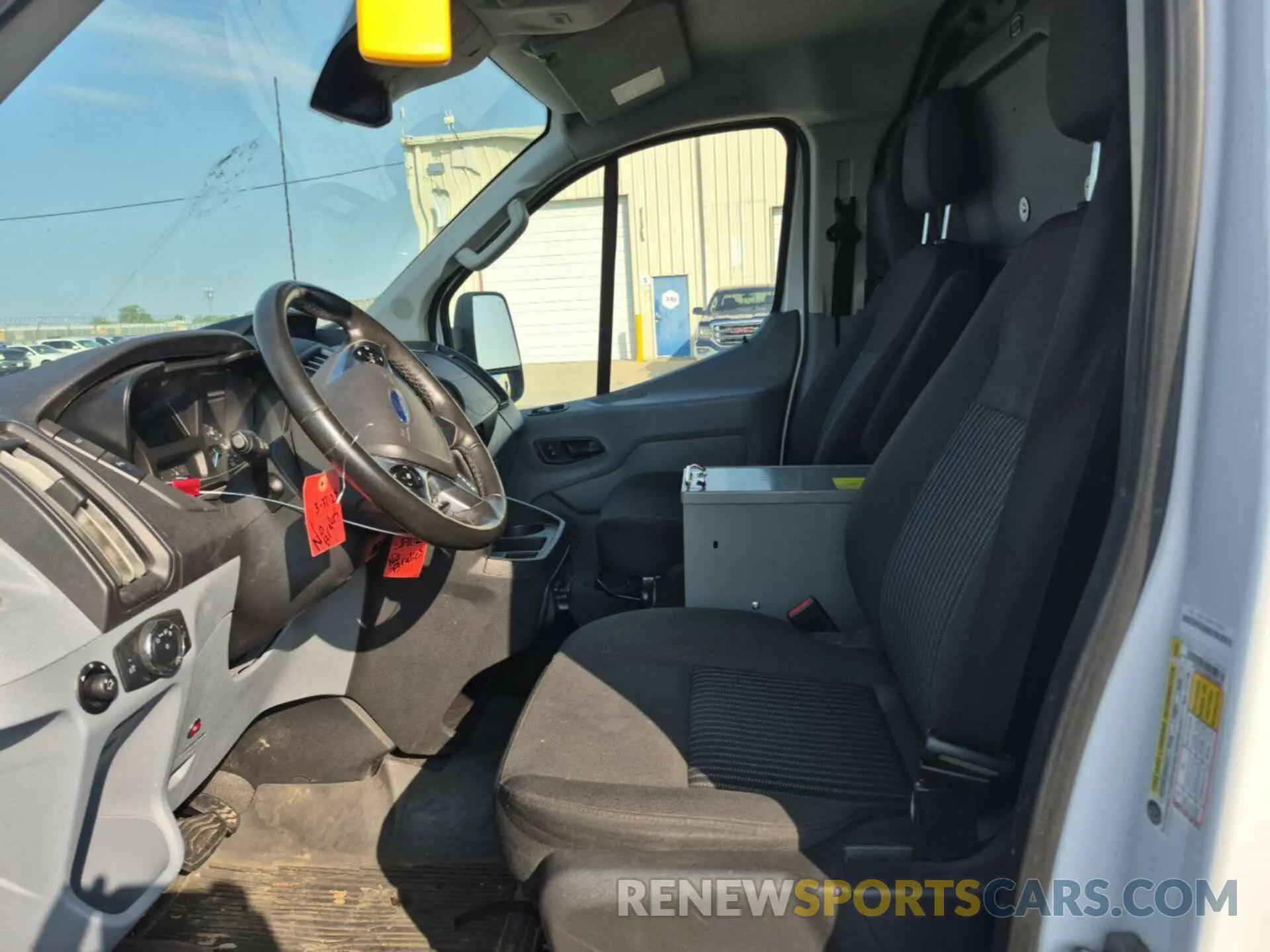 5 Photograph of a damaged car 1FTYR1YG5KKA38069 FORD TRANSIT 2019