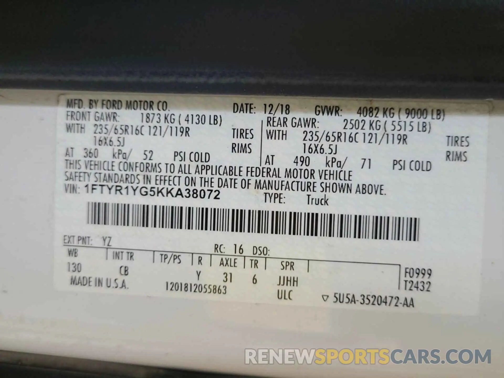 17 Photograph of a damaged car 1FTYR1YG5KKA38072 FORD TRANSIT 2019