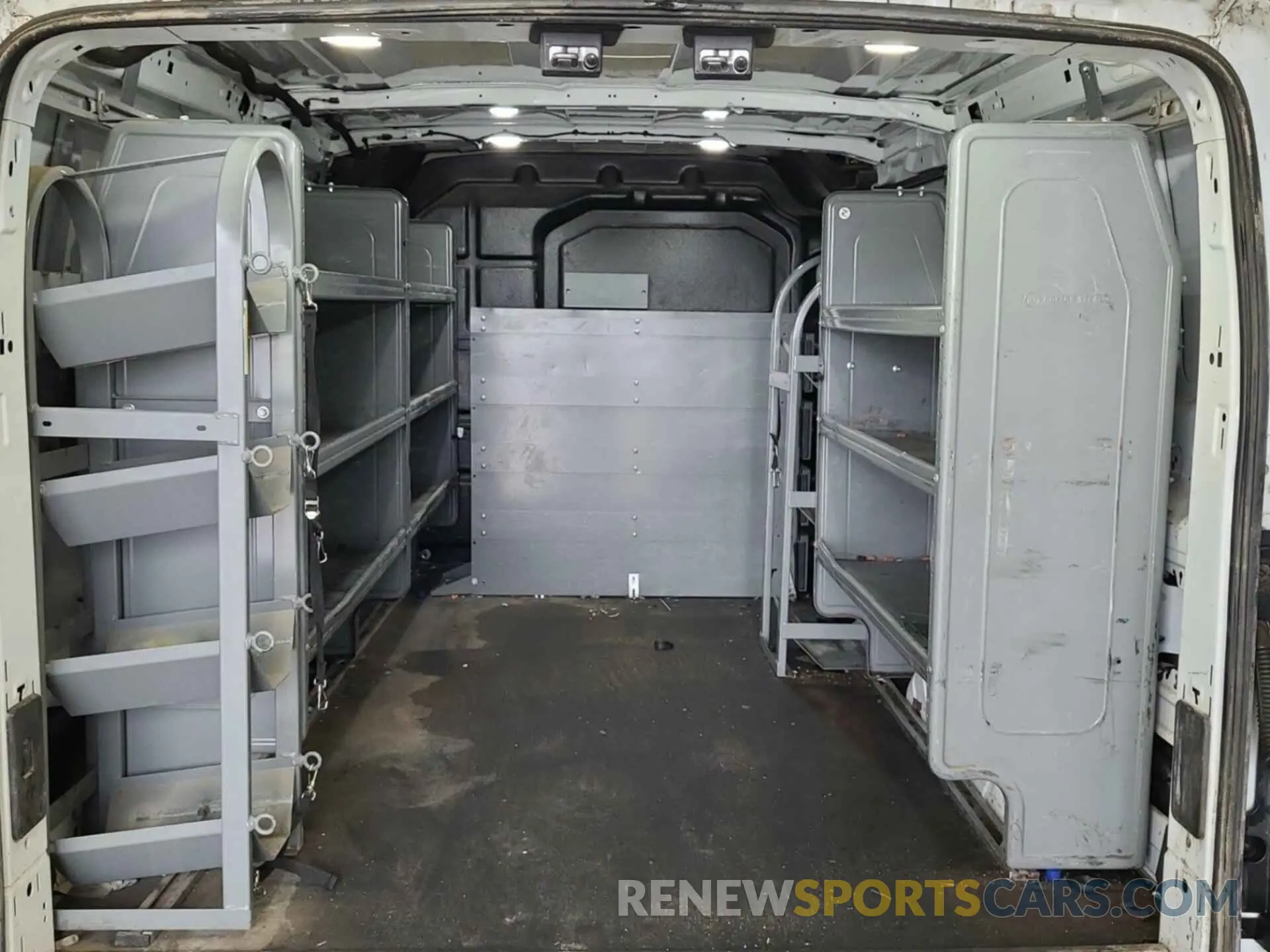 18 Photograph of a damaged car 1FTYR1YG5KKA38072 FORD TRANSIT 2019