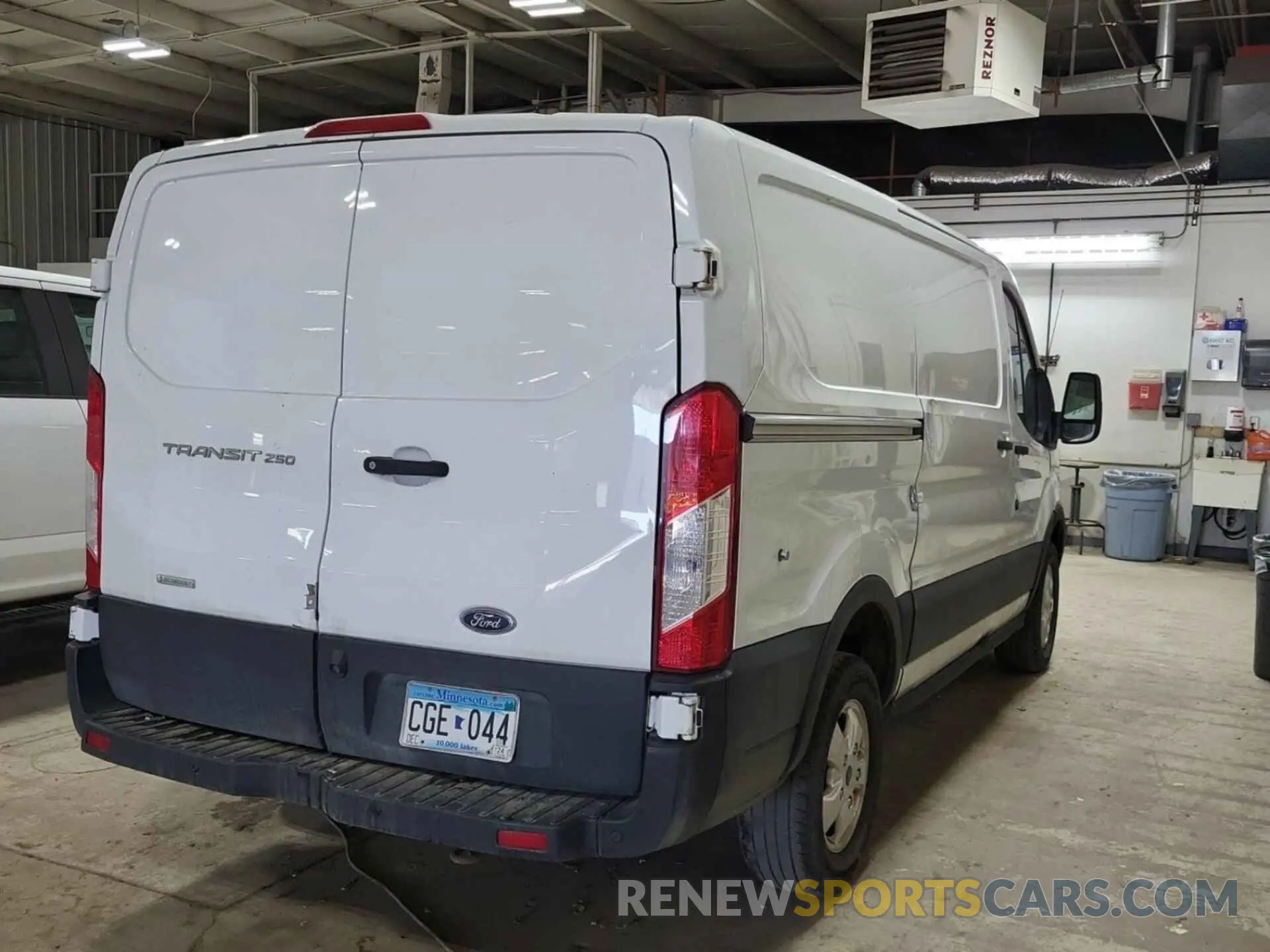 3 Photograph of a damaged car 1FTYR1YG5KKA38072 FORD TRANSIT 2019