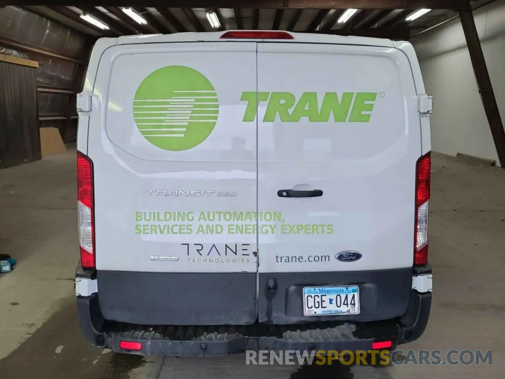 8 Photograph of a damaged car 1FTYR1YG5KKA38072 FORD TRANSIT 2019