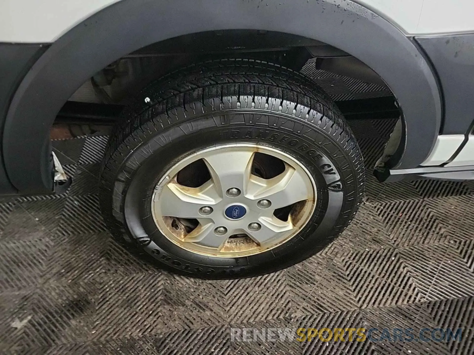 26 Photograph of a damaged car 1FTYR1YG5KKB48118 FORD TRANSIT 2019