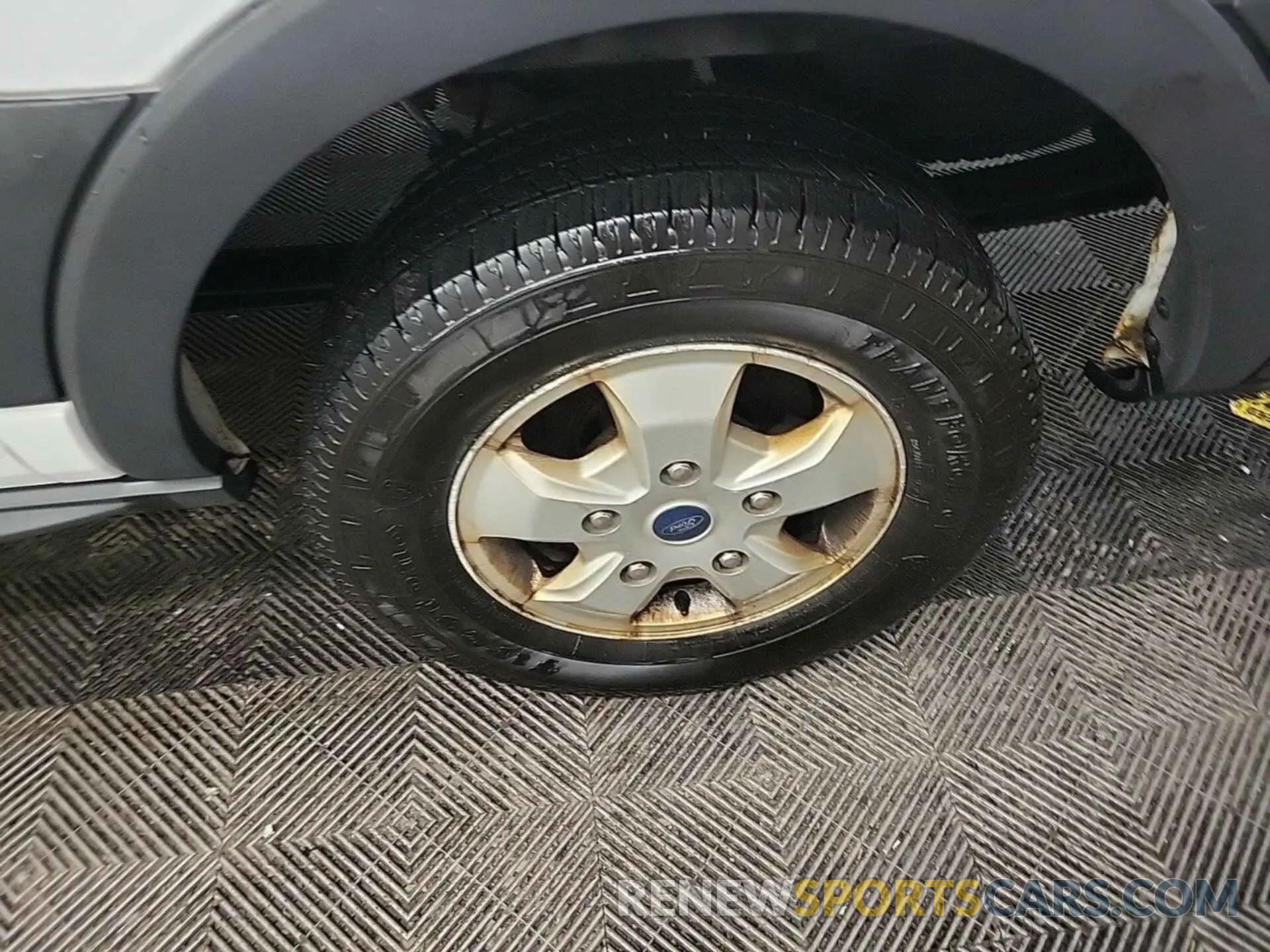 47 Photograph of a damaged car 1FTYR1YG5KKB48118 FORD TRANSIT 2019