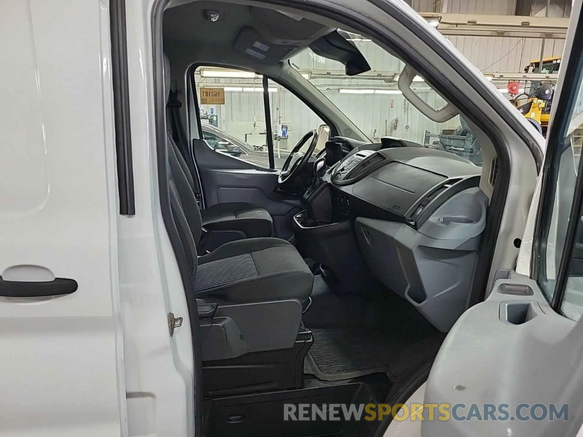 28 Photograph of a damaged car 1FTYR1YG5KKB48264 FORD TRANSIT 2019