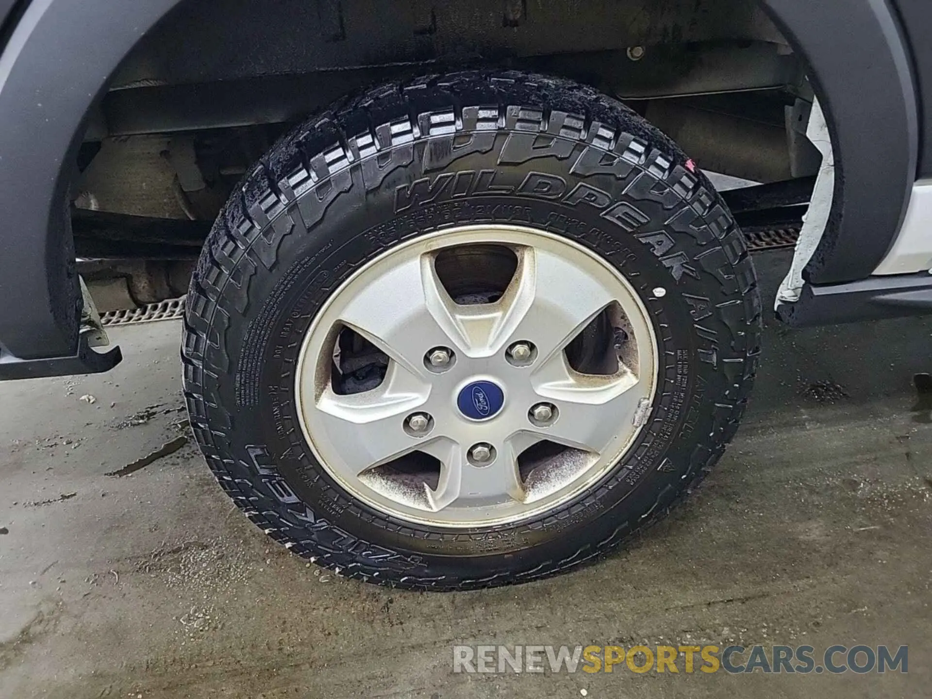 29 Photograph of a damaged car 1FTYR1YG5KKB48264 FORD TRANSIT 2019