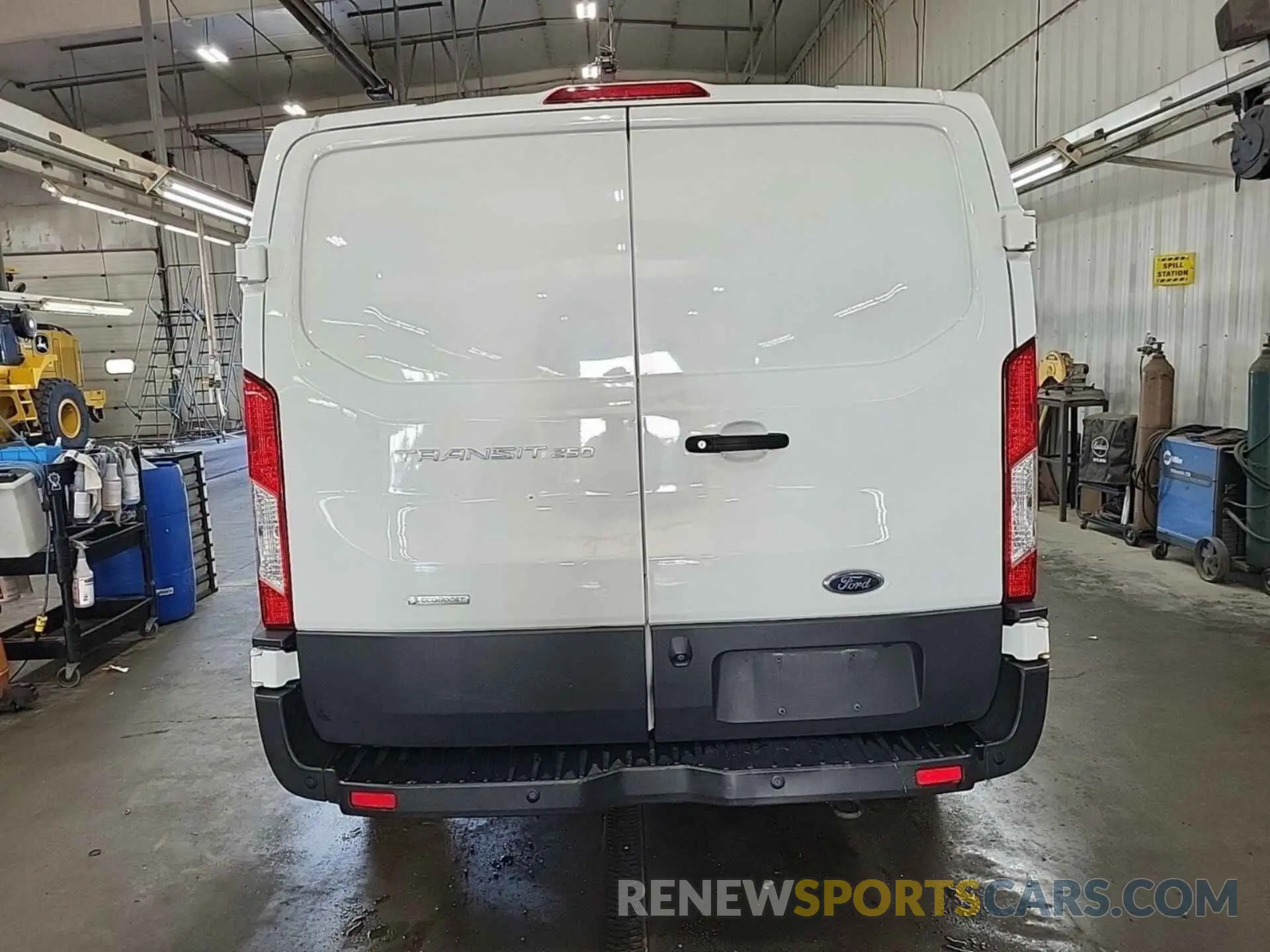 39 Photograph of a damaged car 1FTYR1YG5KKB48264 FORD TRANSIT 2019