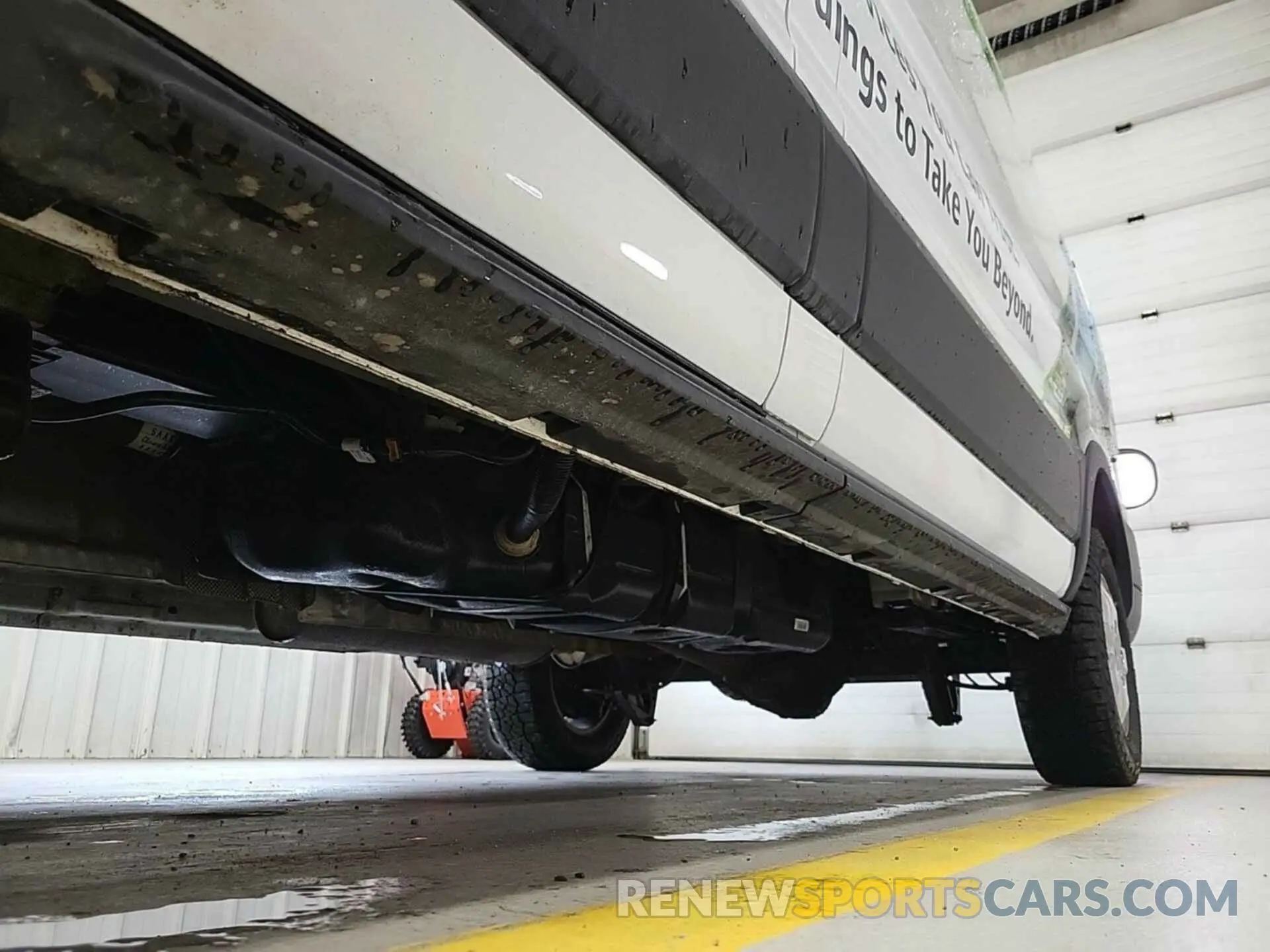 4 Photograph of a damaged car 1FTYR1YG5KKB48264 FORD TRANSIT 2019