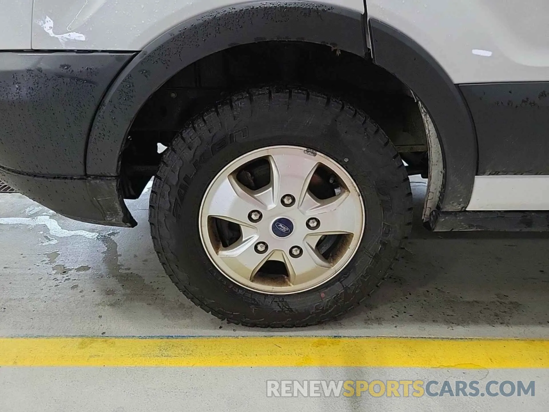 40 Photograph of a damaged car 1FTYR1YG5KKB48264 FORD TRANSIT 2019