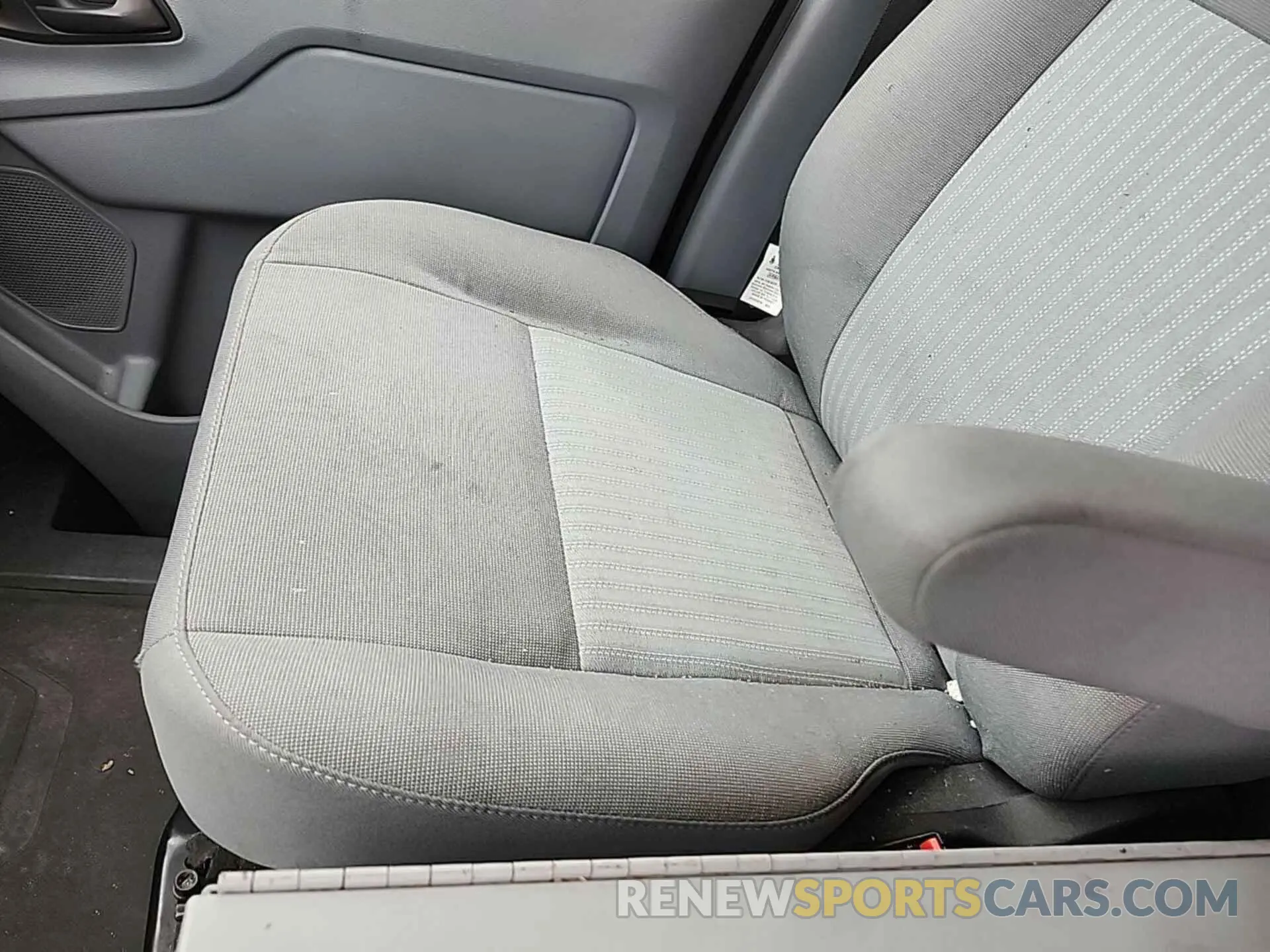 2 Photograph of a damaged car 1FTYR1YG6KKA99141 FORD TRANSIT 2019