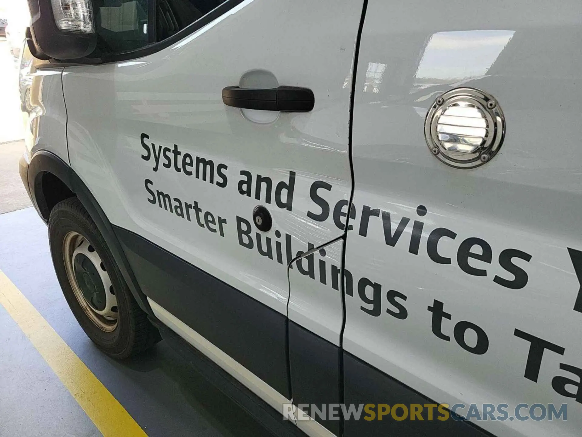 18 Photograph of a damaged car 1FTYR1YG6KKB88059 FORD TRANSIT 2019