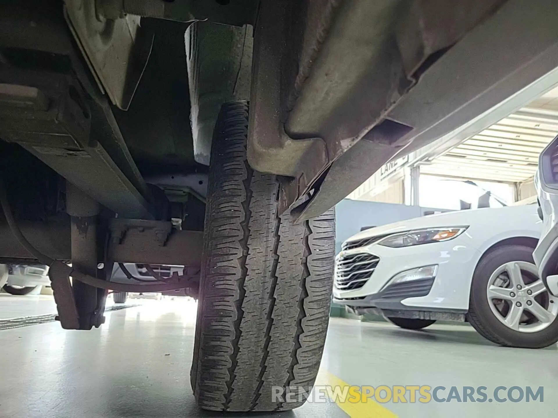 28 Photograph of a damaged car 1FTYR1YG6KKB88059 FORD TRANSIT 2019