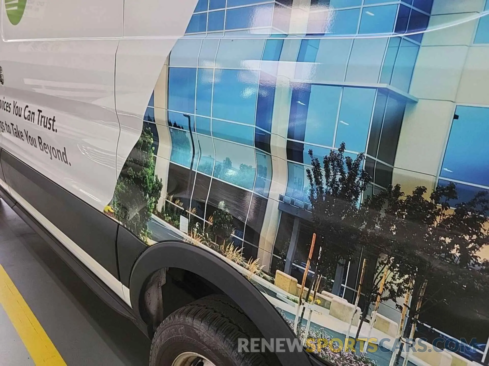 32 Photograph of a damaged car 1FTYR1YG6KKB88059 FORD TRANSIT 2019