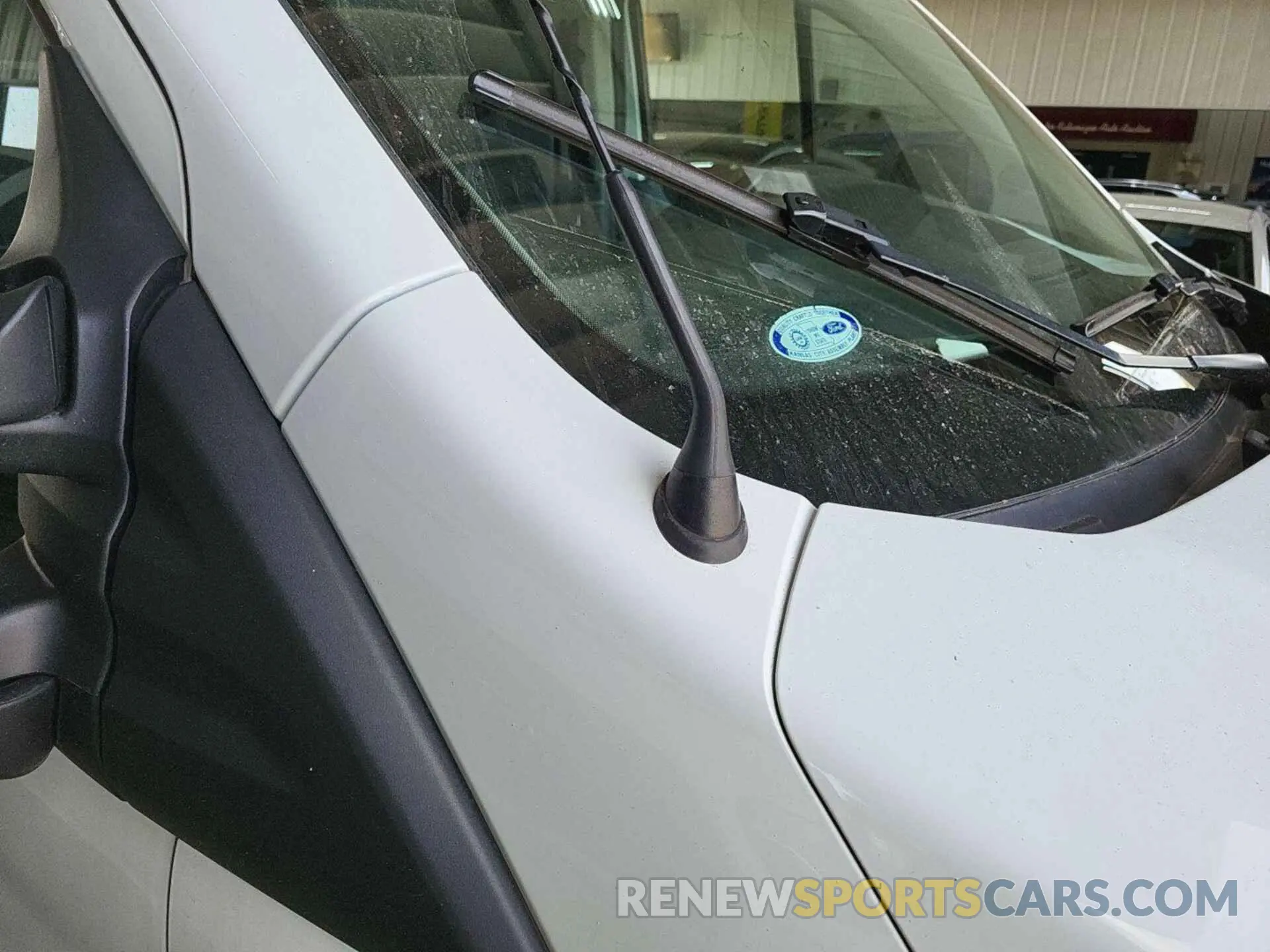 33 Photograph of a damaged car 1FTYR1YG6KKB88059 FORD TRANSIT 2019