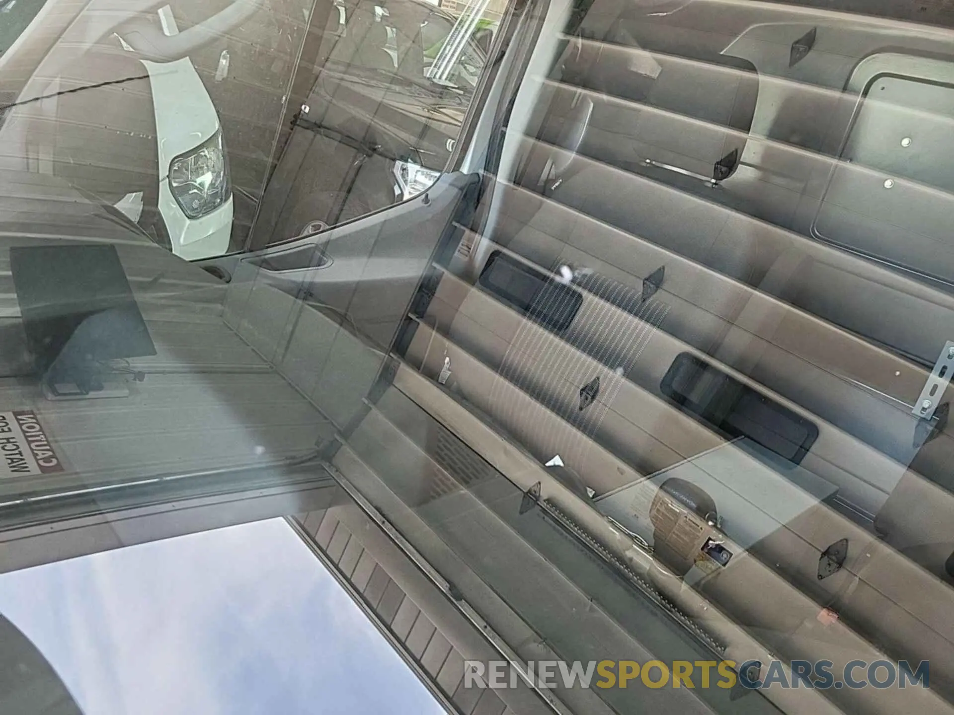 4 Photograph of a damaged car 1FTYR1YG6KKB88059 FORD TRANSIT 2019