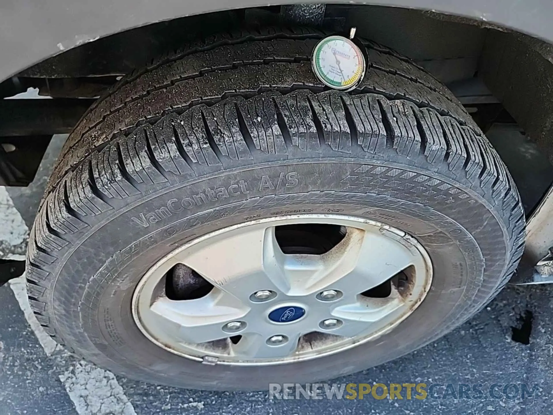 18 Photograph of a damaged car 1FTYR1YG7KKB43504 FORD TRANSIT 2019