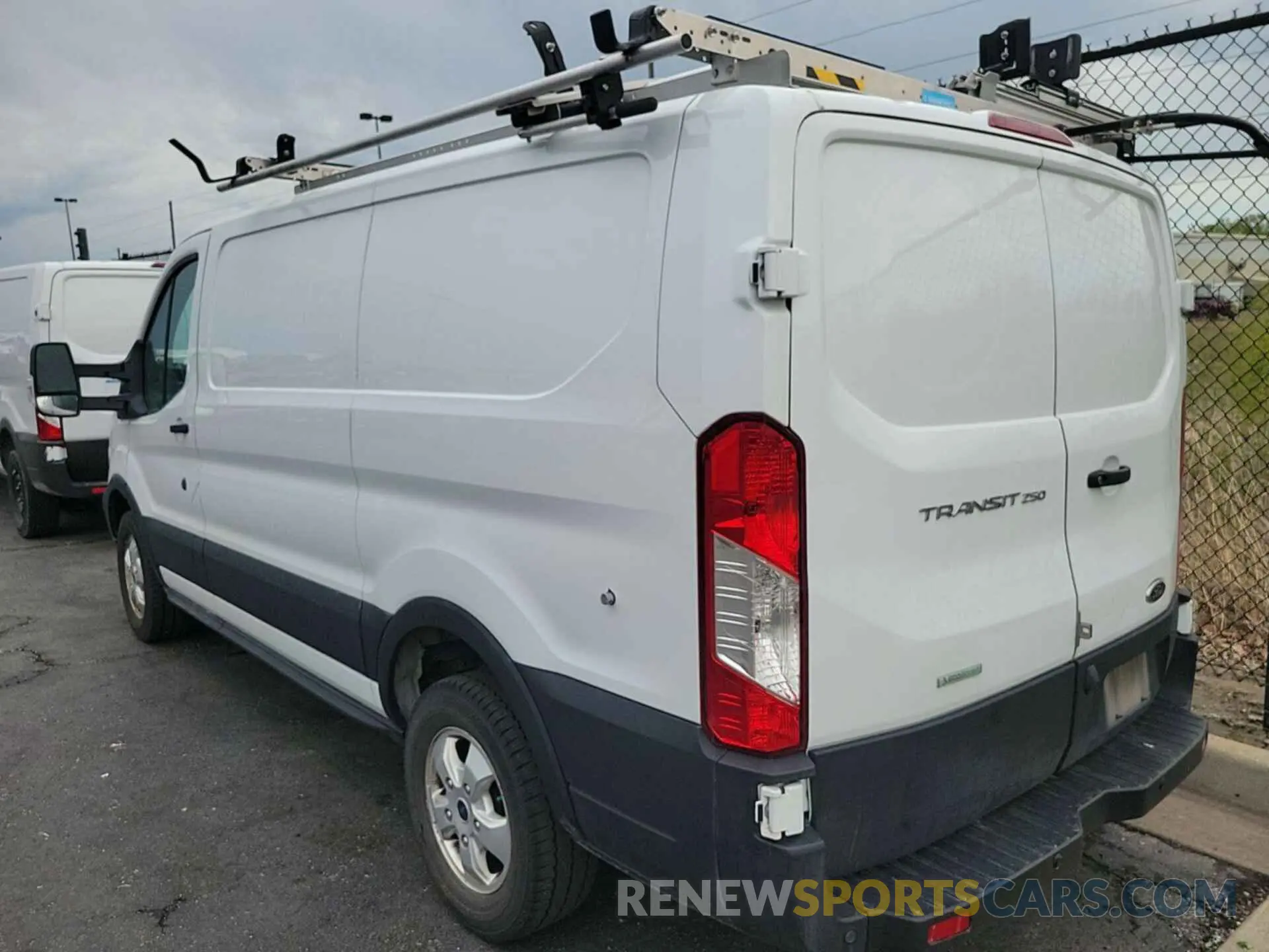 5 Photograph of a damaged car 1FTYR1YG7KKB43504 FORD TRANSIT 2019