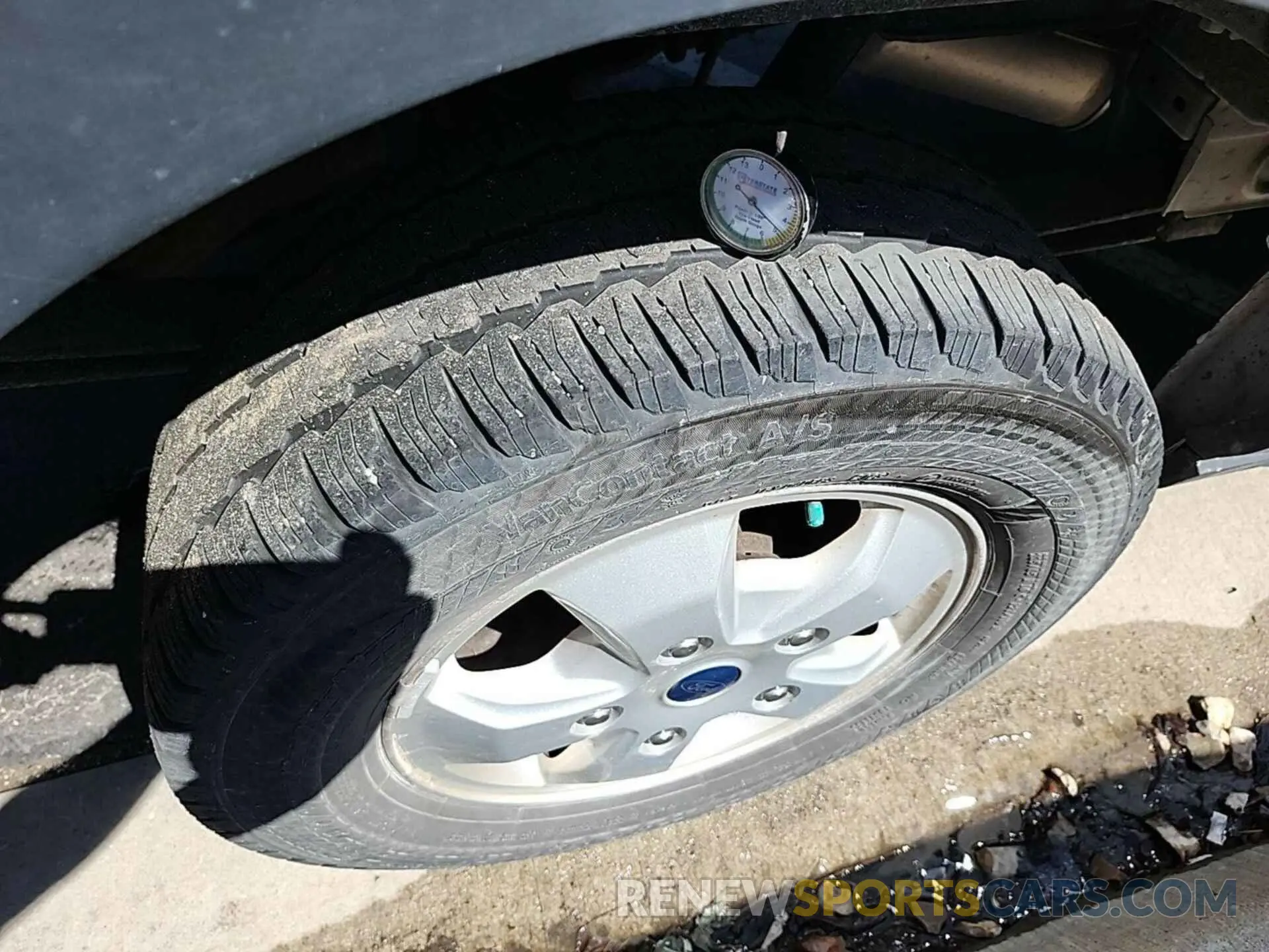 9 Photograph of a damaged car 1FTYR1YG7KKB43504 FORD TRANSIT 2019