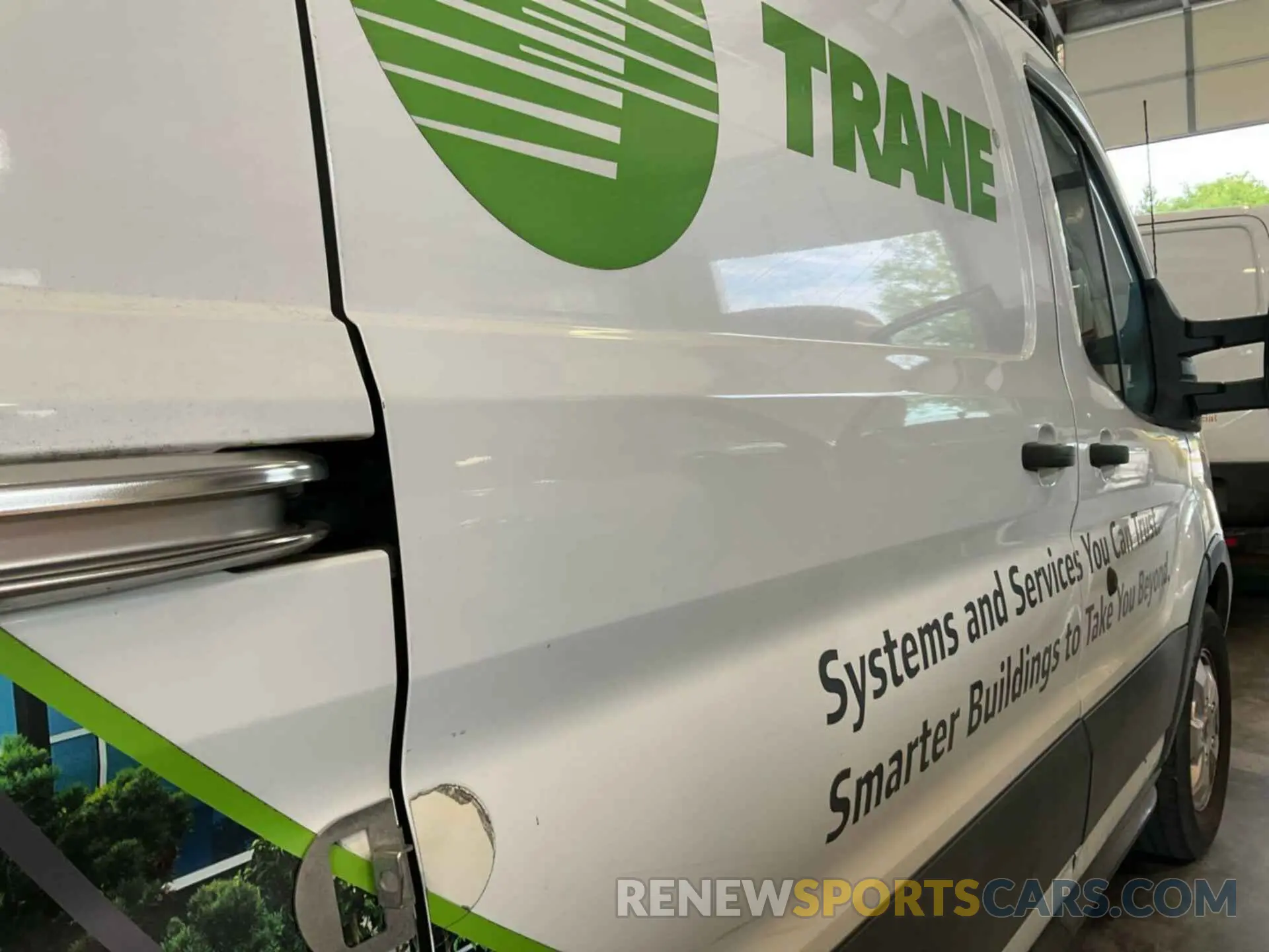 4 Photograph of a damaged car 1FTYR1YG7KKB48153 FORD TRANSIT 2019