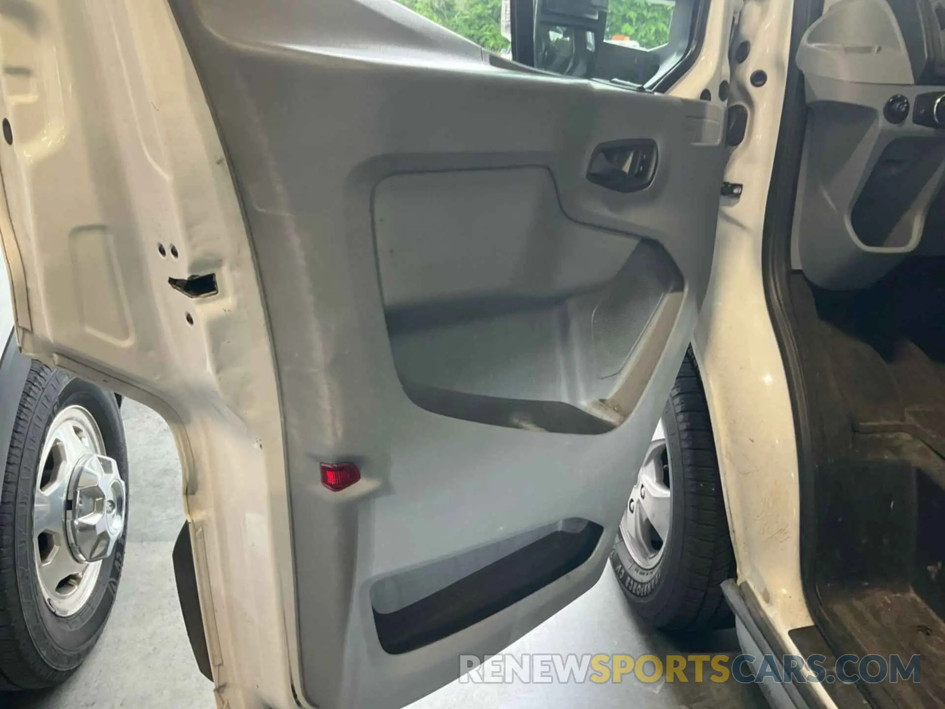 3 Photograph of a damaged car 1FTYR1YG7KKB48170 FORD TRANSIT 2019
