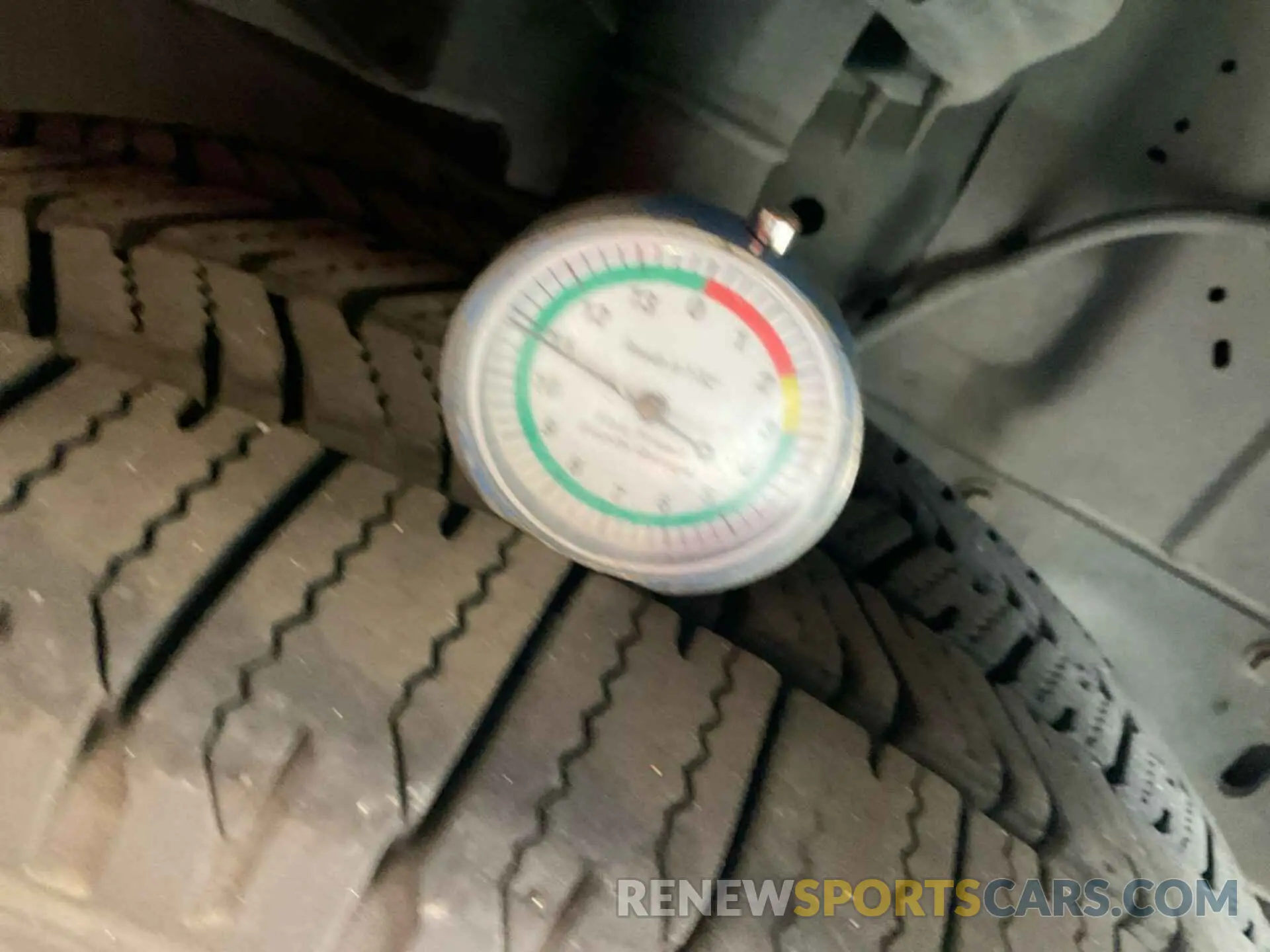 9 Photograph of a damaged car 1FTYR1YG7KKB48170 FORD TRANSIT 2019