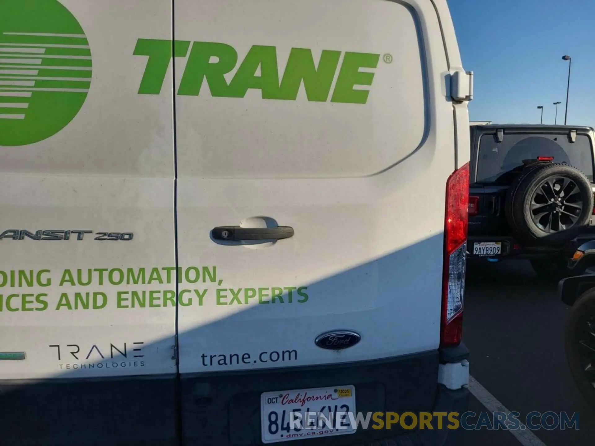 19 Photograph of a damaged car 1FTYR1YG8KKB48274 FORD TRANSIT 2019