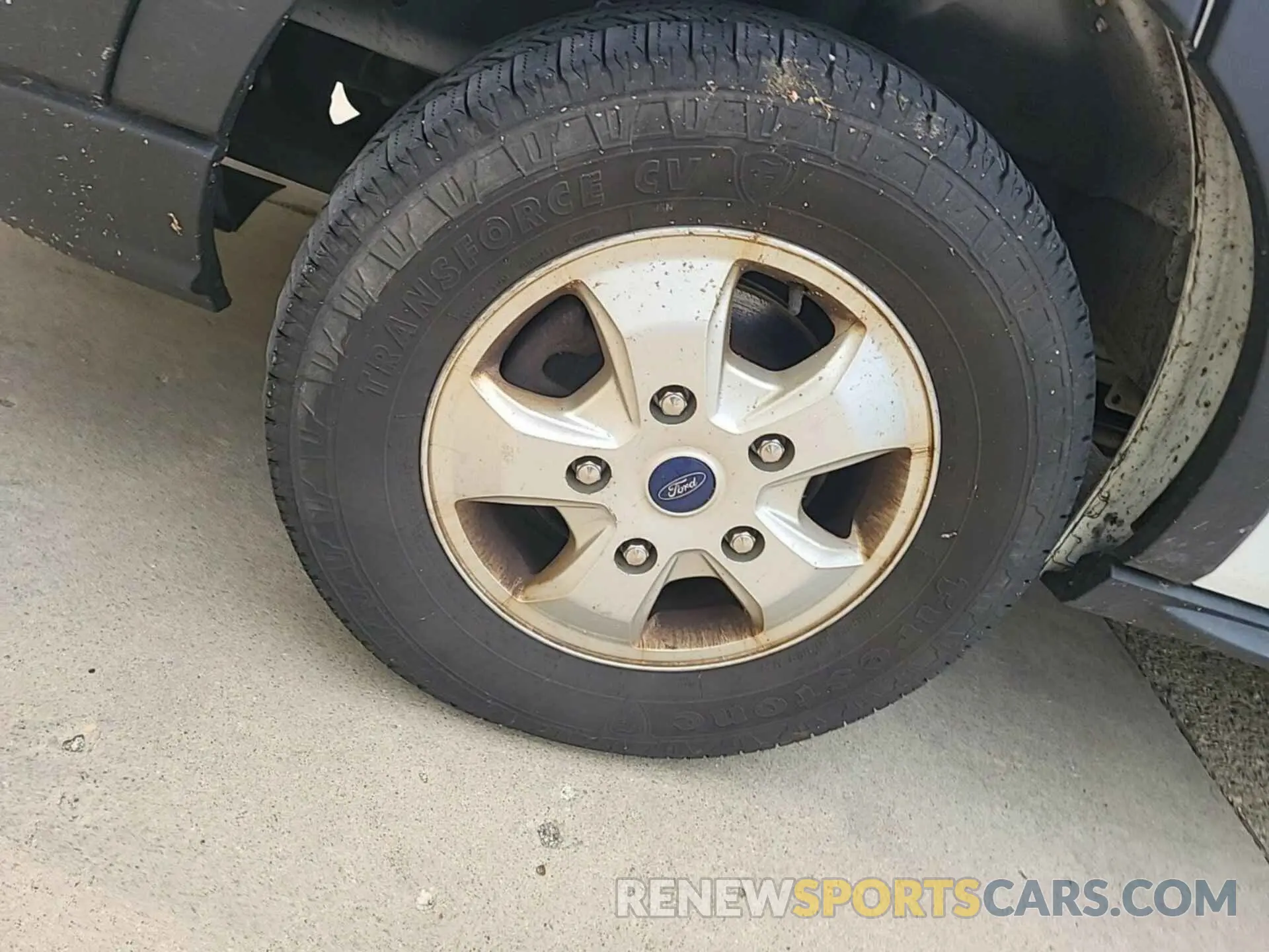 25 Photograph of a damaged car 1FTYR1YG9KKA40827 FORD TRANSIT 2019