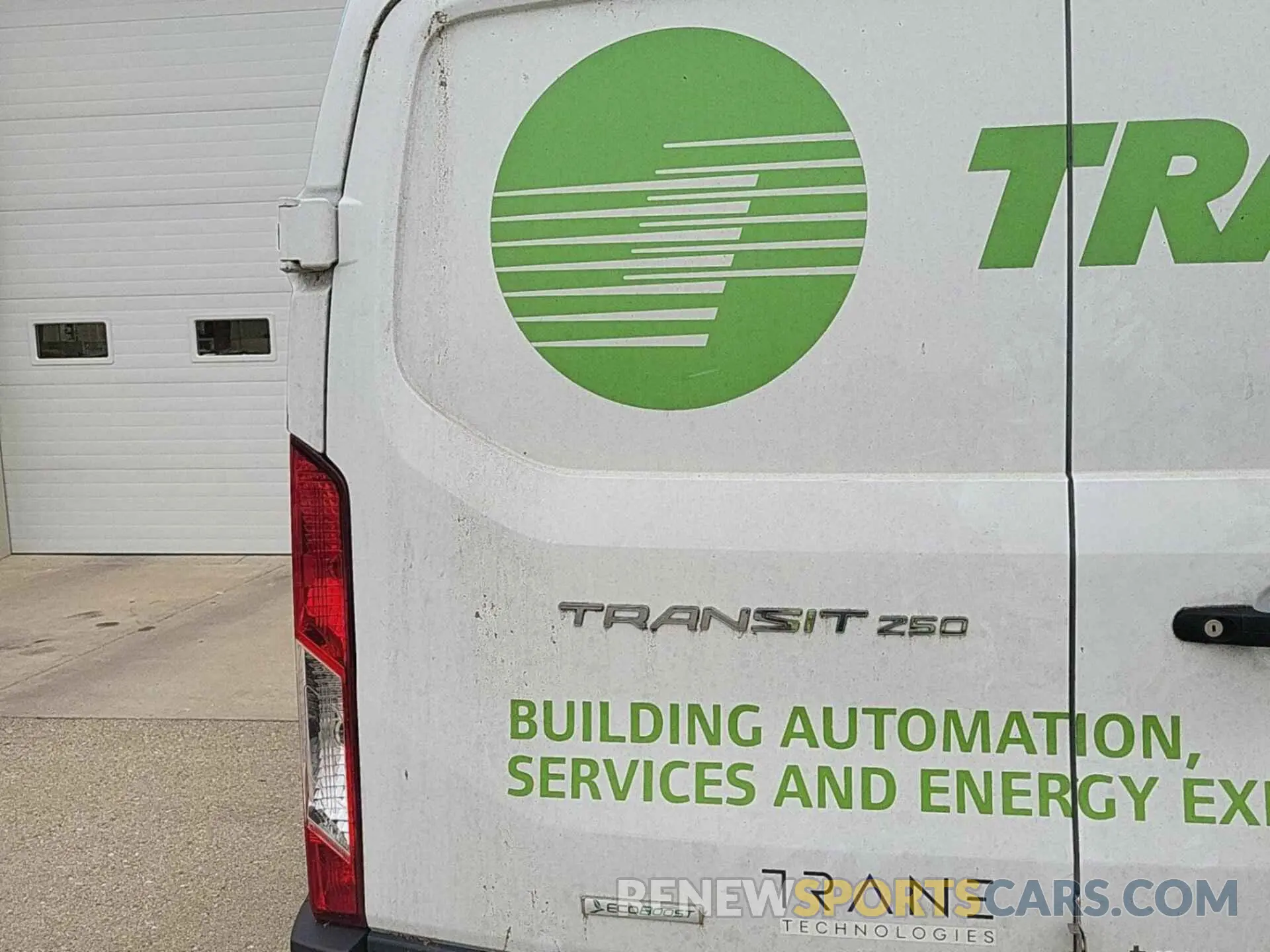 27 Photograph of a damaged car 1FTYR1YG9KKA40827 FORD TRANSIT 2019