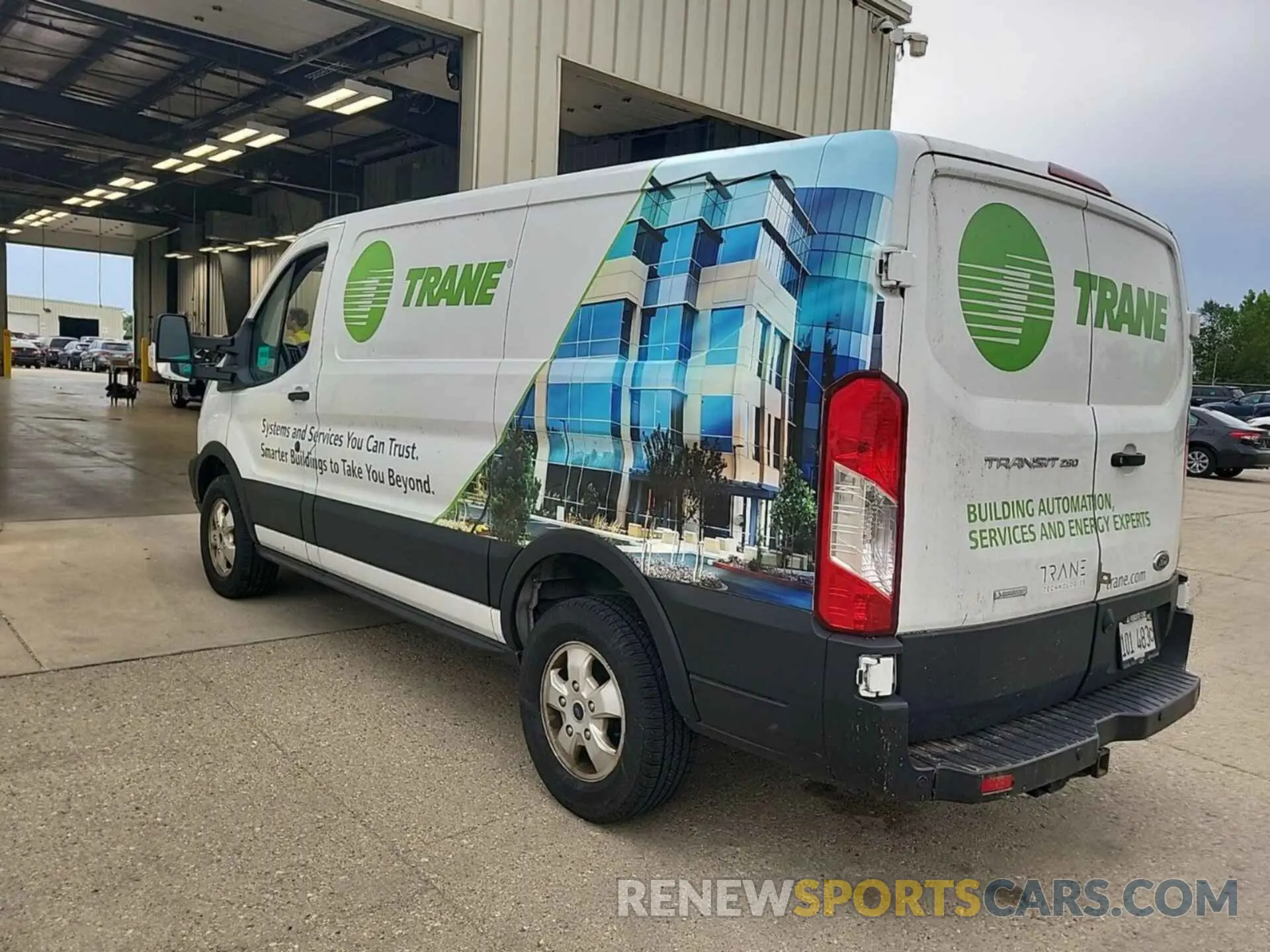 39 Photograph of a damaged car 1FTYR1YG9KKA40827 FORD TRANSIT 2019
