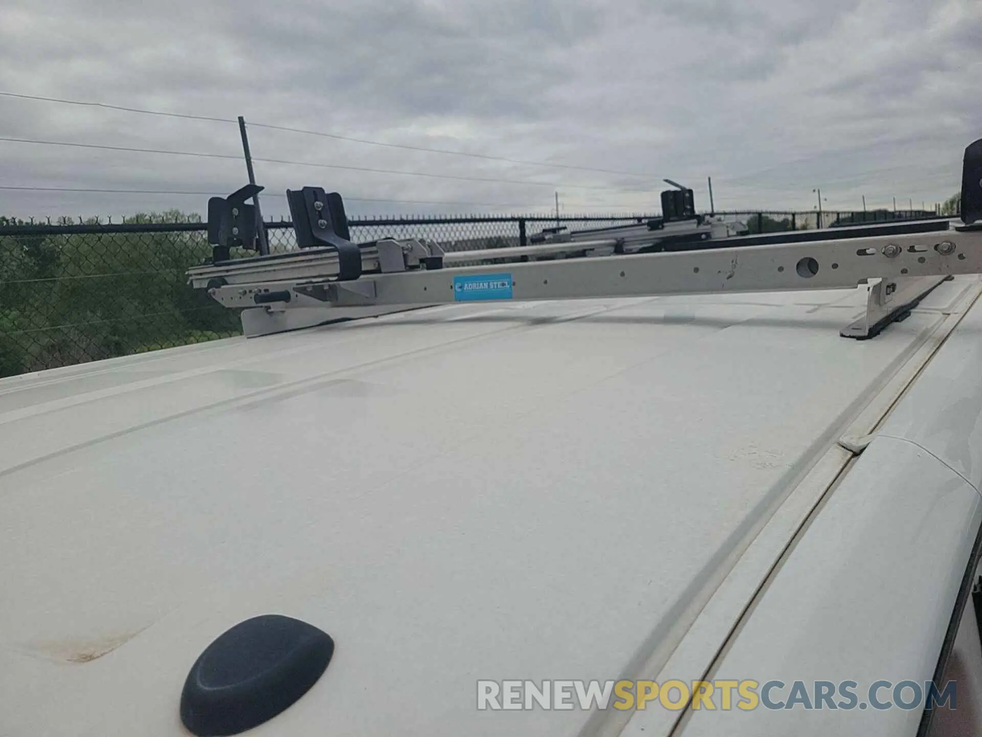 18 Photograph of a damaged car 1FTYR1YG9KKB43505 FORD TRANSIT 2019