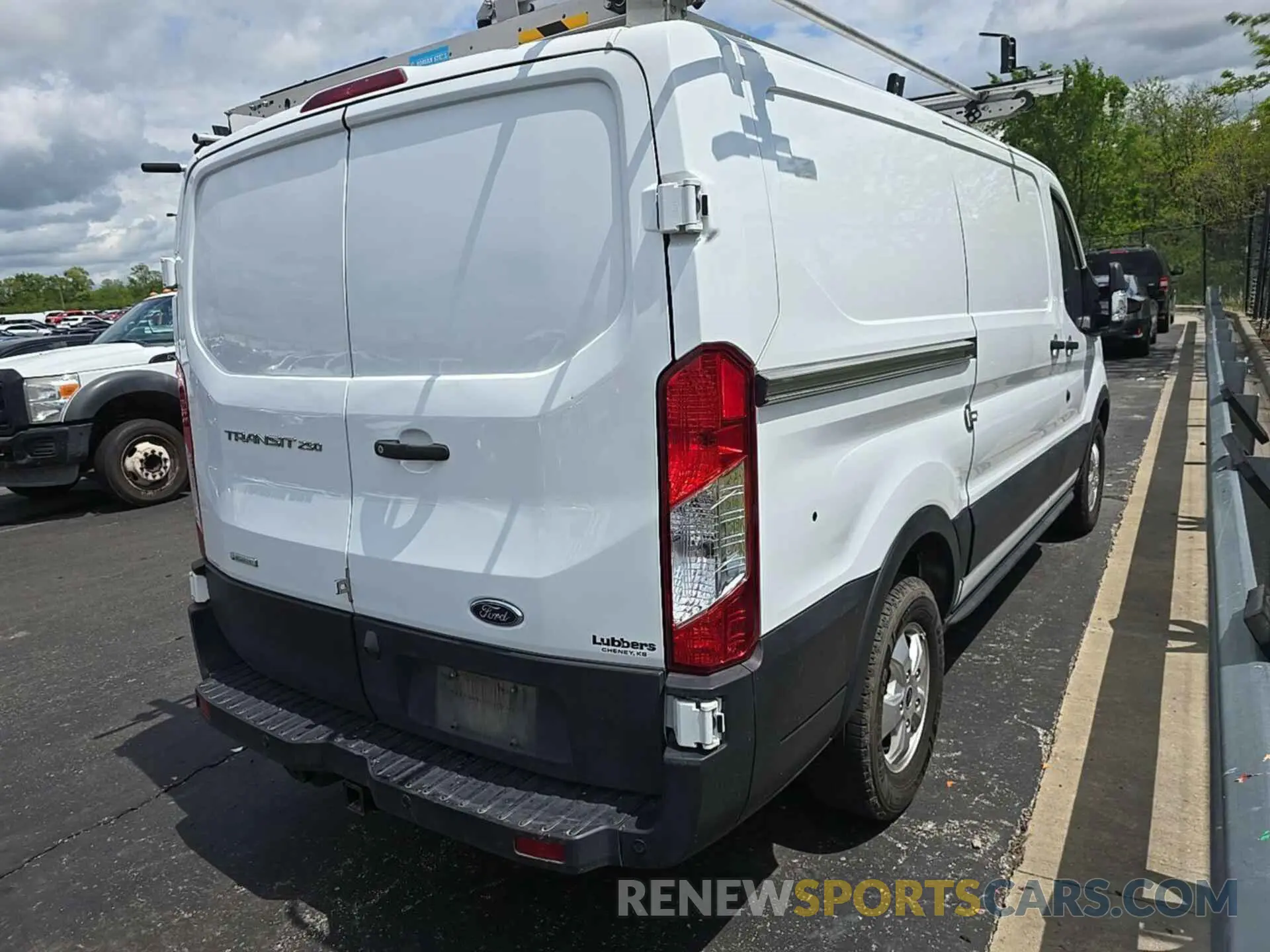 19 Photograph of a damaged car 1FTYR1YG9KKB43505 FORD TRANSIT 2019