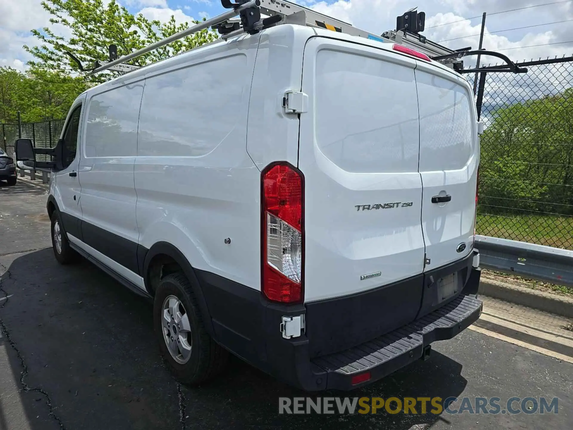 31 Photograph of a damaged car 1FTYR1YG9KKB43505 FORD TRANSIT 2019